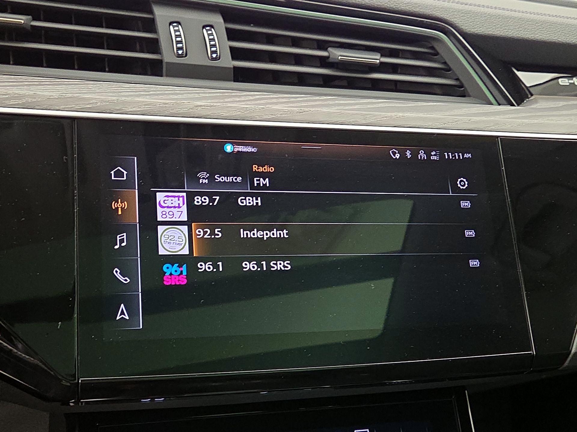 Thumbnail: 2021 Audi e-tron - 15