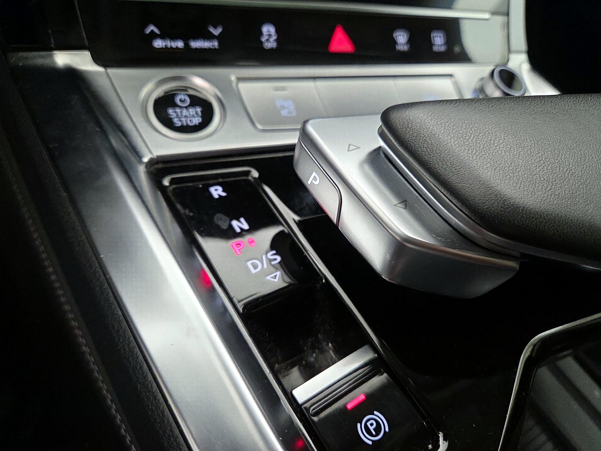 Thumbnail: 2021 Audi e-tron - 17