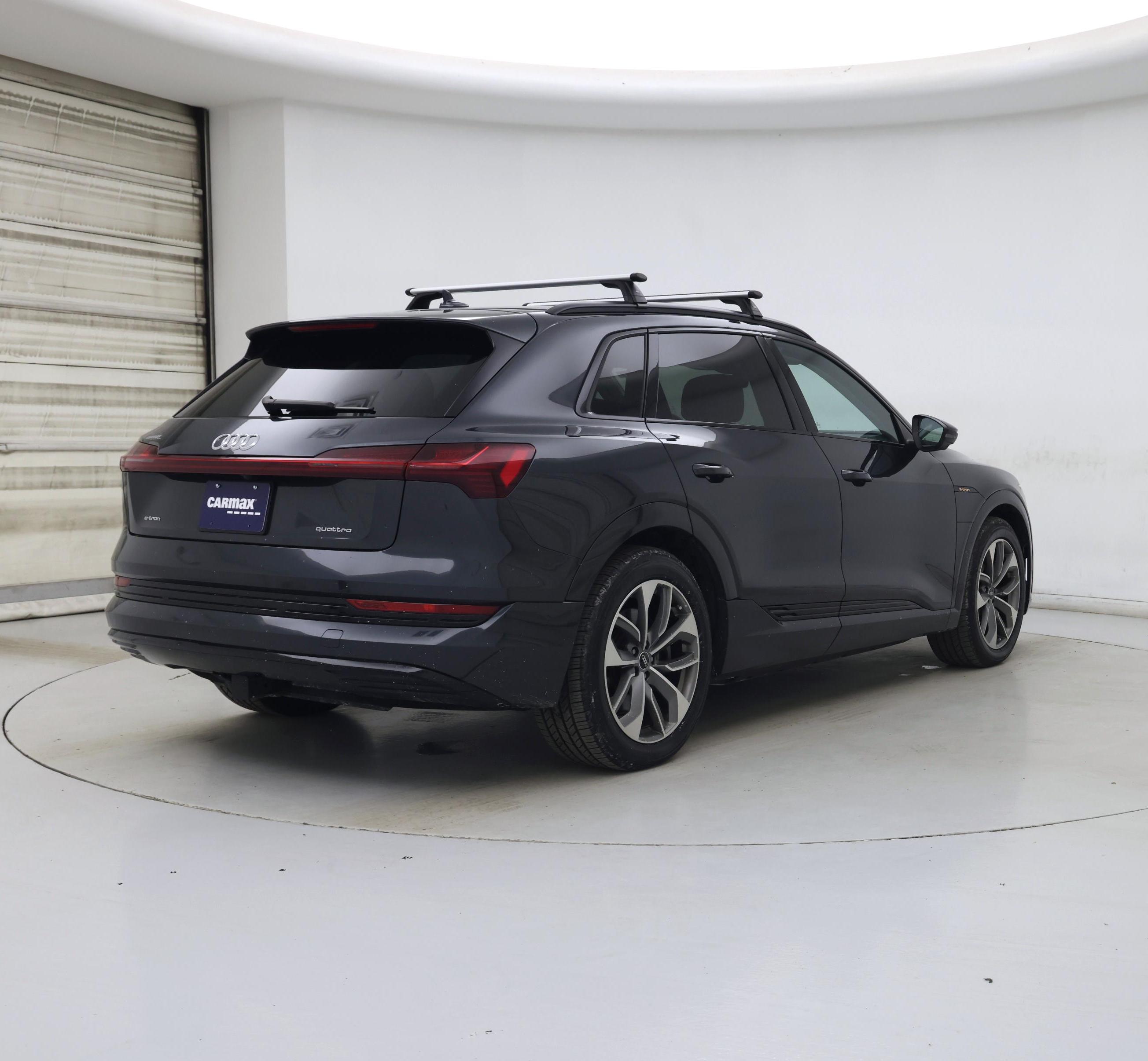 Thumbnail: 2021 Audi e-tron - 8