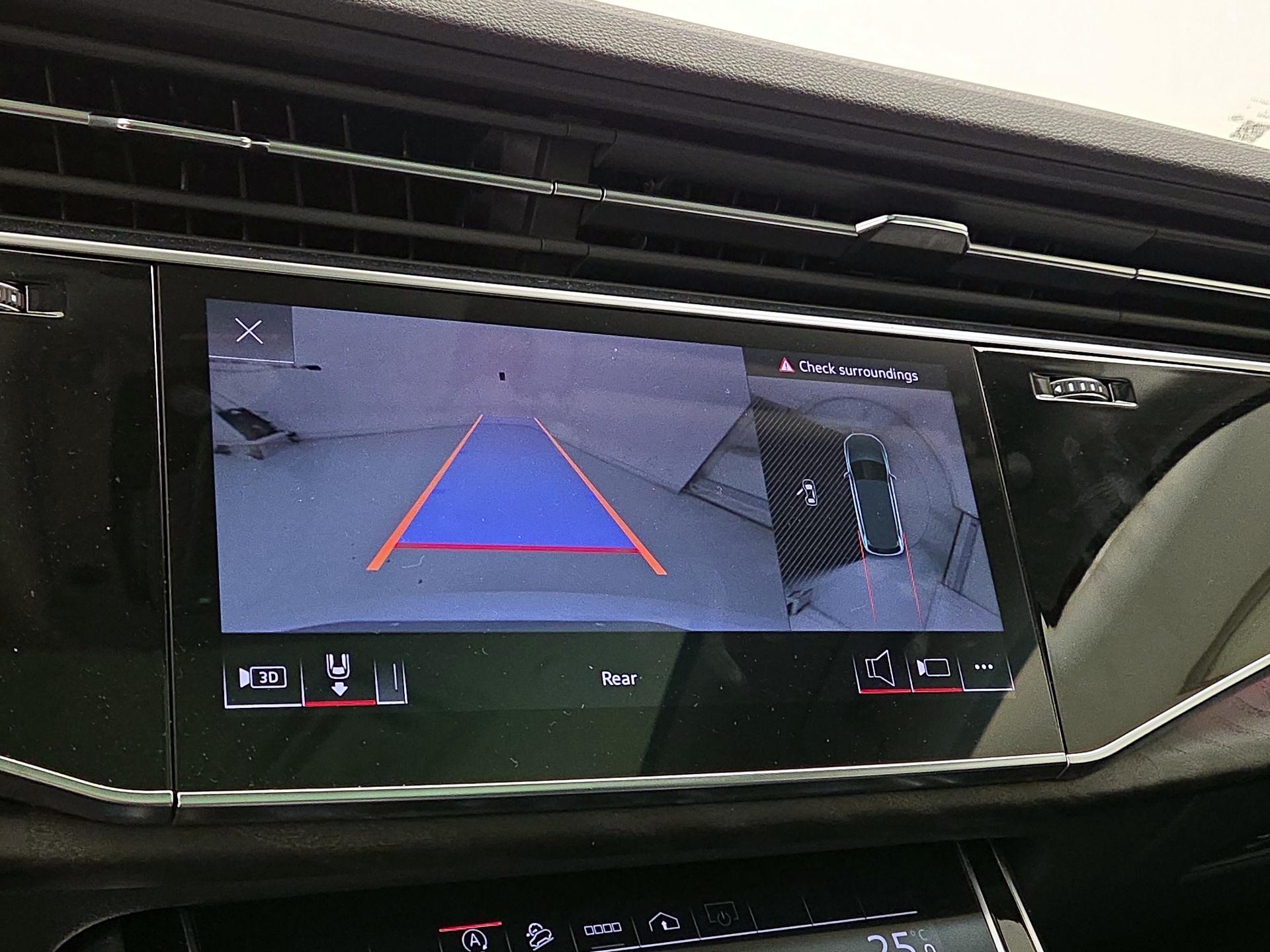 Thumbnail: 2023 Audi Q7 - 14