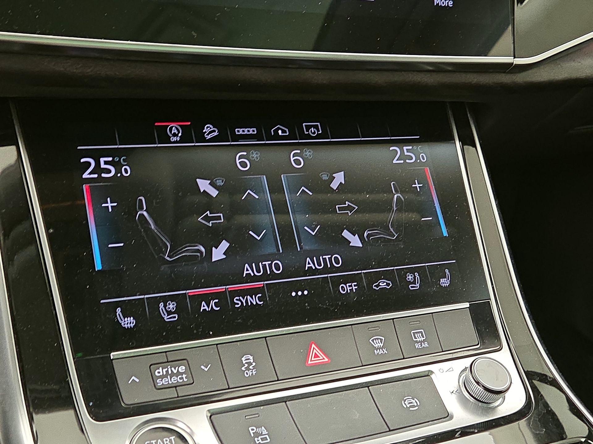 Thumbnail: 2023 Audi Q7 - 16