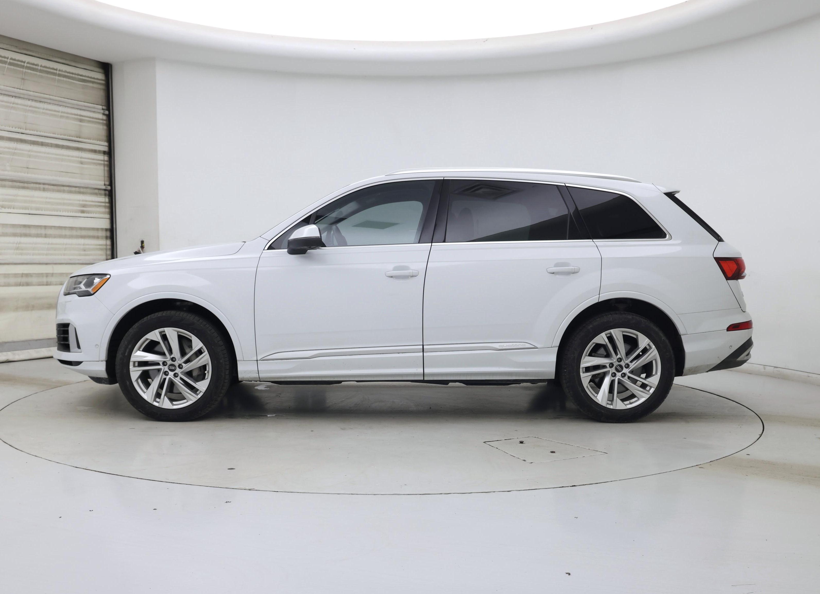 Thumbnail: 2023 Audi Q7 - 3