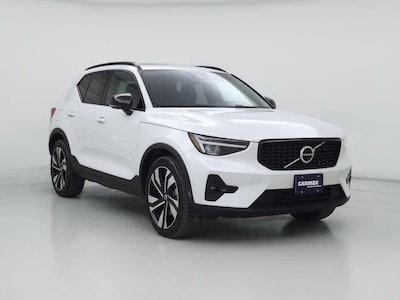 2023 Volvo XC40 B5 Plus Dark Theme