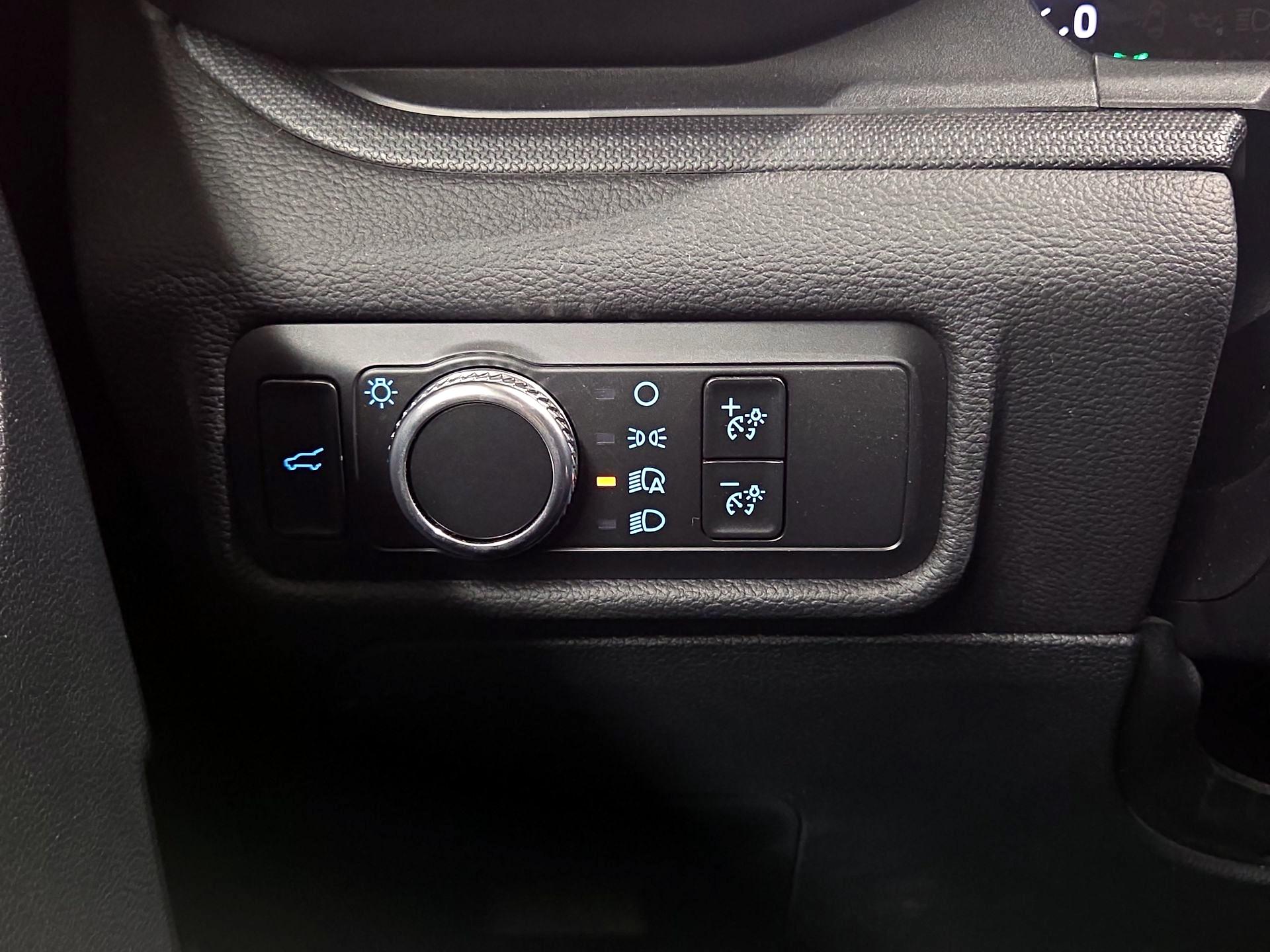 Thumbnail: 2021 Ford Explorer - 13