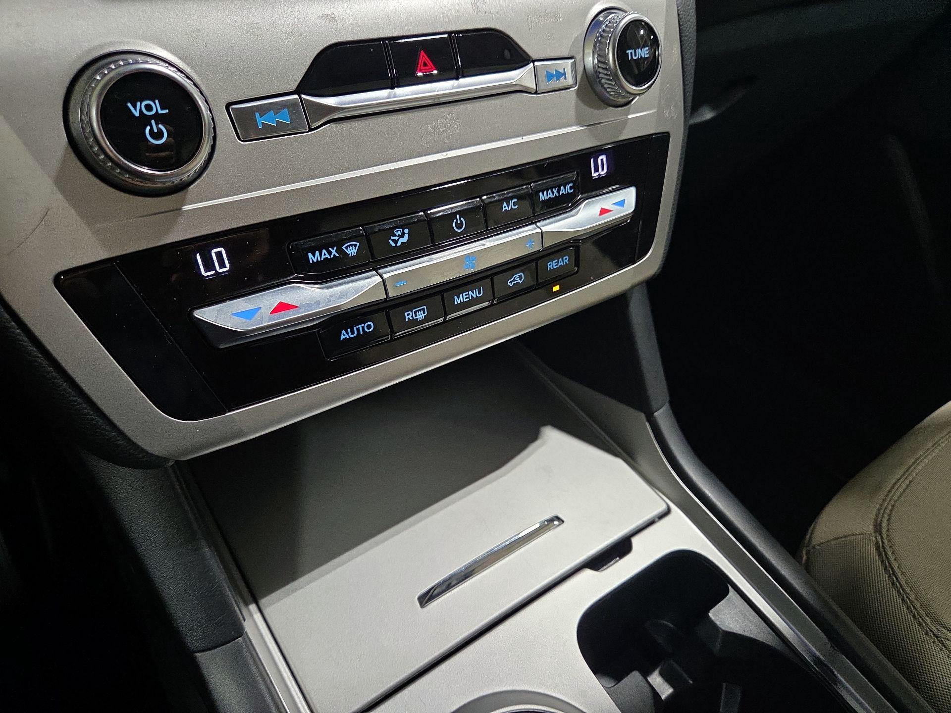 Thumbnail: 2021 Ford Explorer - 16