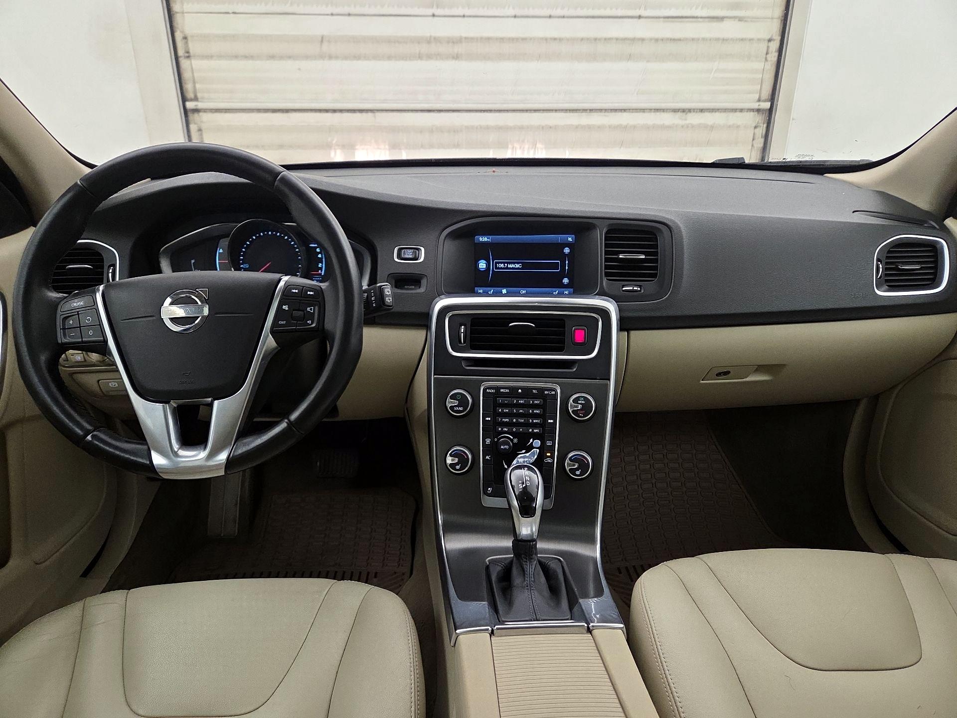 Thumbnail: 2015 Volvo V60 - 9