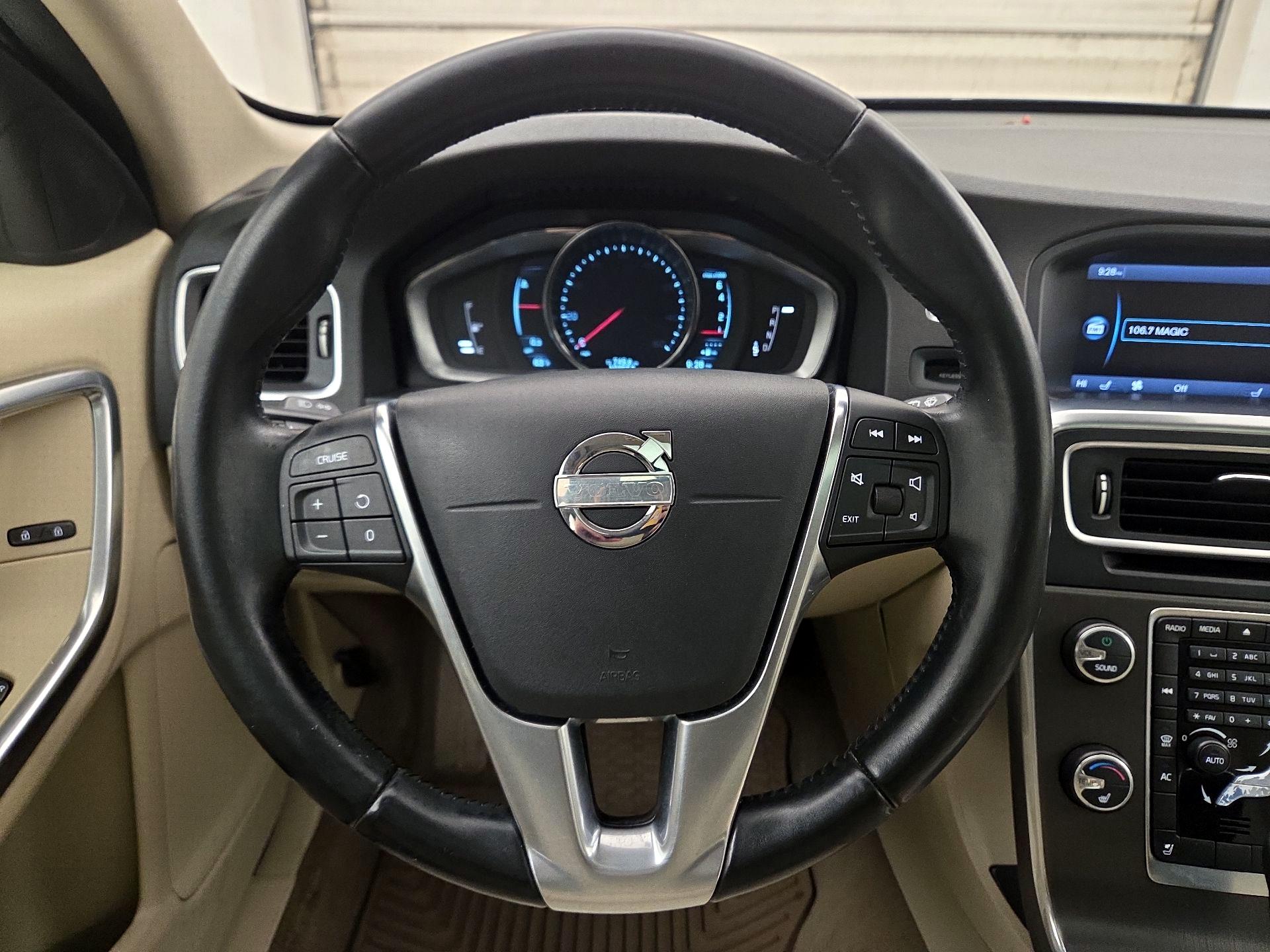Thumbnail: 2015 Volvo V60 - 10