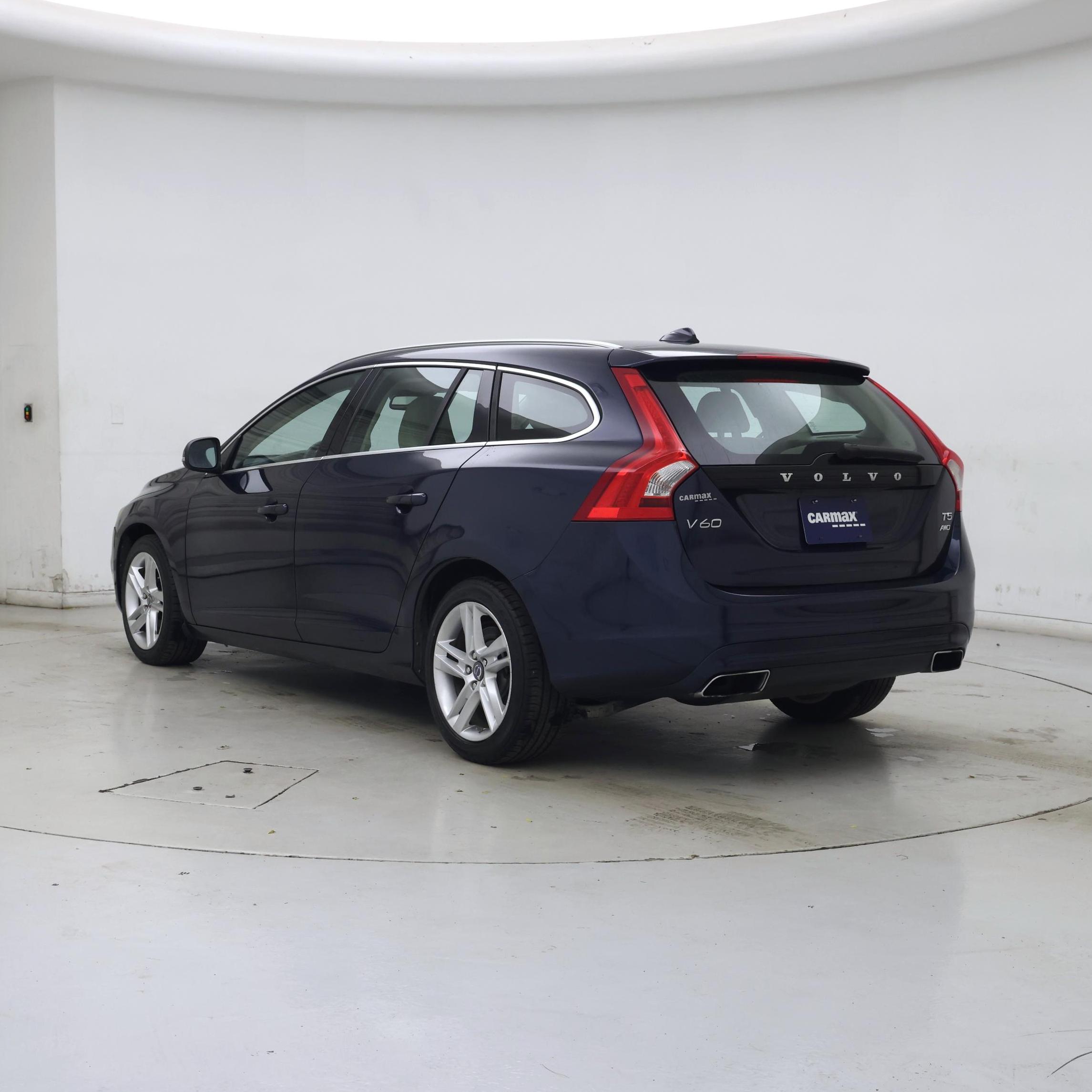 Thumbnail: 2015 Volvo V60 - 2