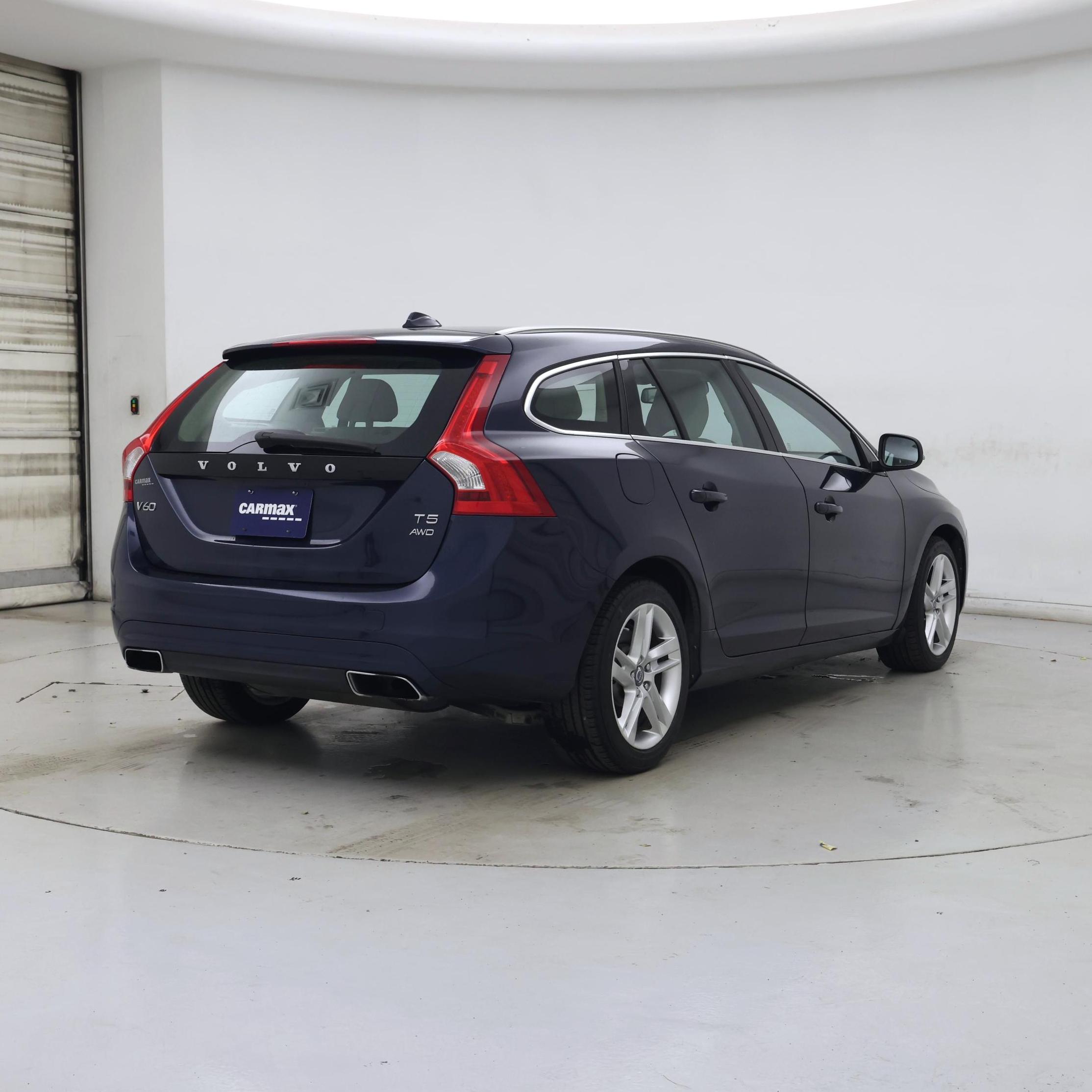 Thumbnail: 2015 Volvo V60 - 8
