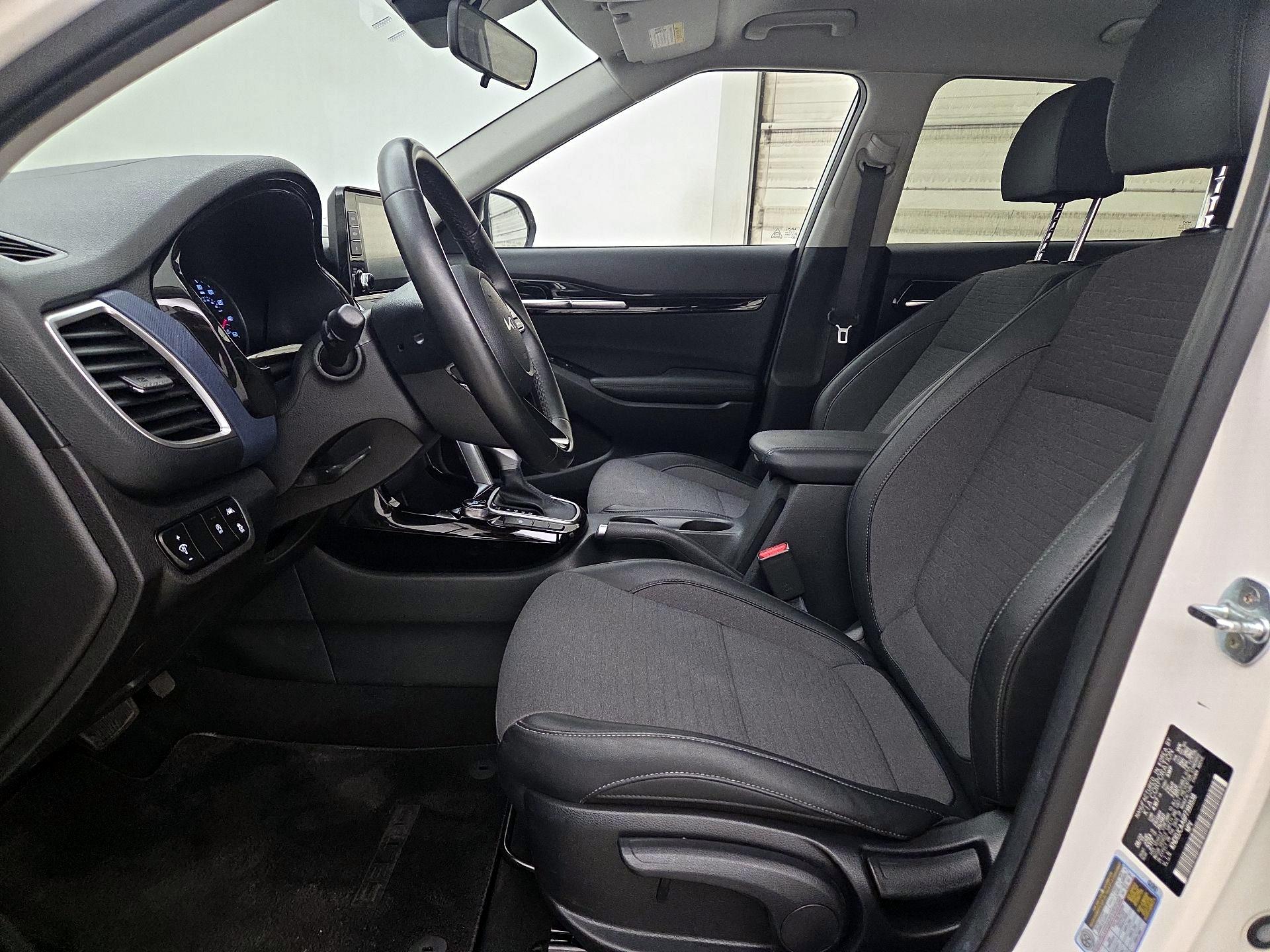 Thumbnail: 2023 Kia Seltos - 11