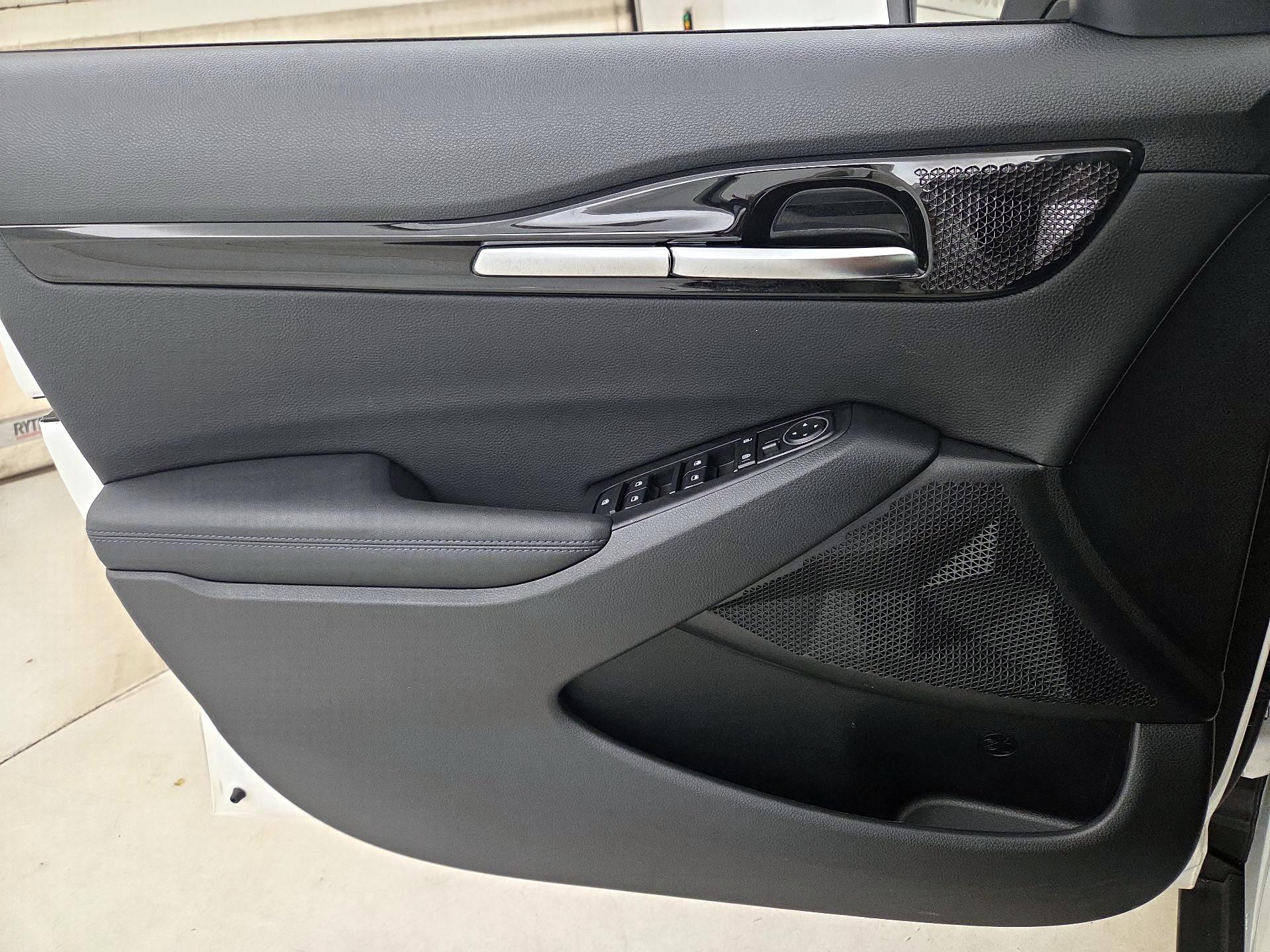 Thumbnail: 2023 Kia Seltos - 12