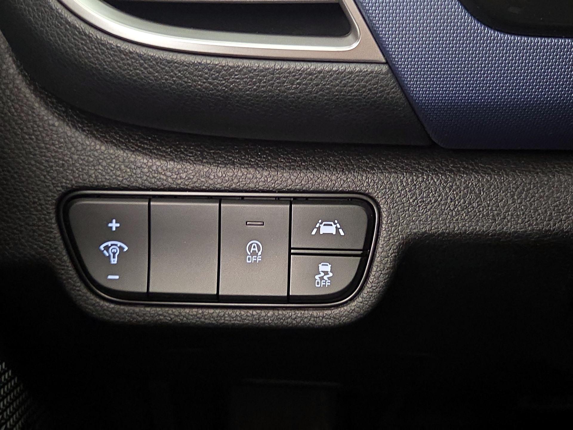 Thumbnail: 2023 Kia Seltos - 13