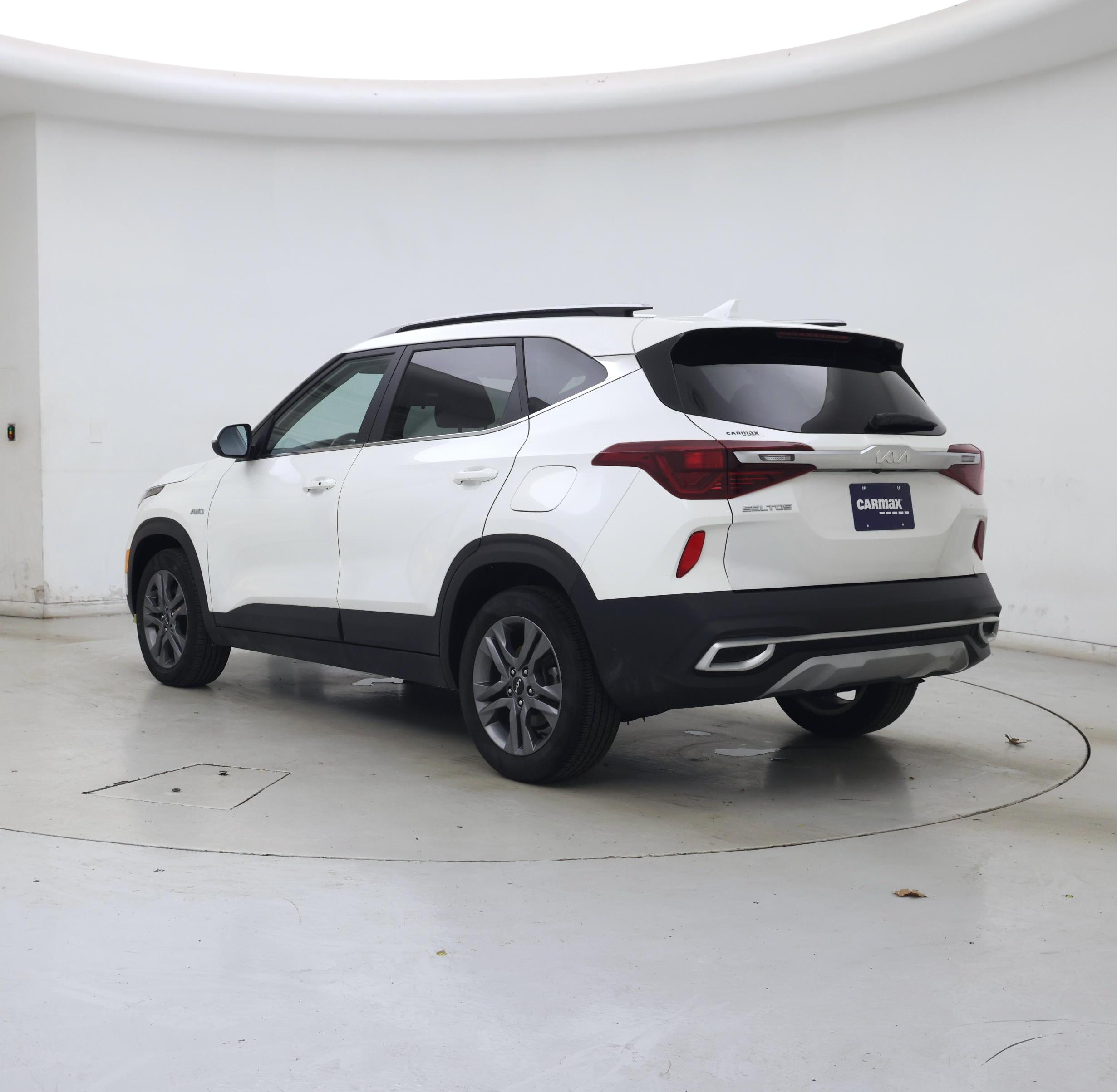 Thumbnail: 2023 Kia Seltos - 2