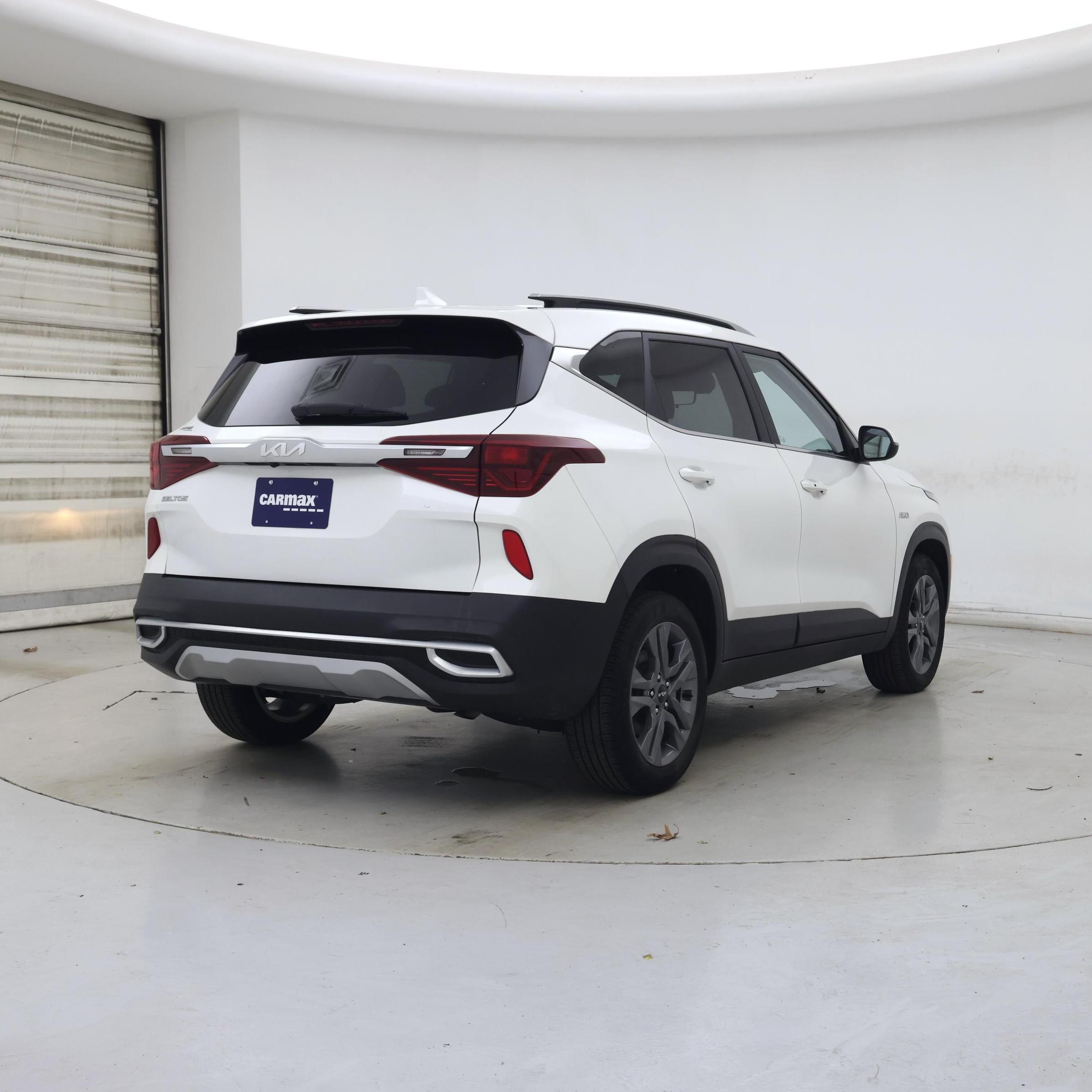 Thumbnail: 2023 Kia Seltos - 8