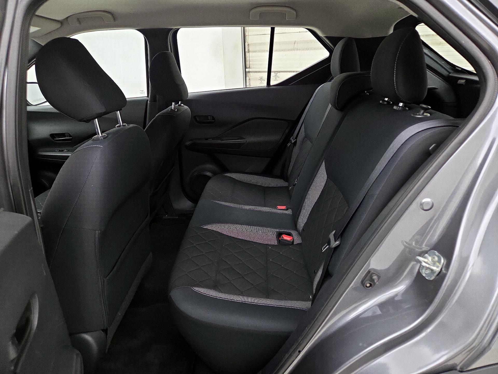 Thumbnail: 2019 Nissan Kicks - 19