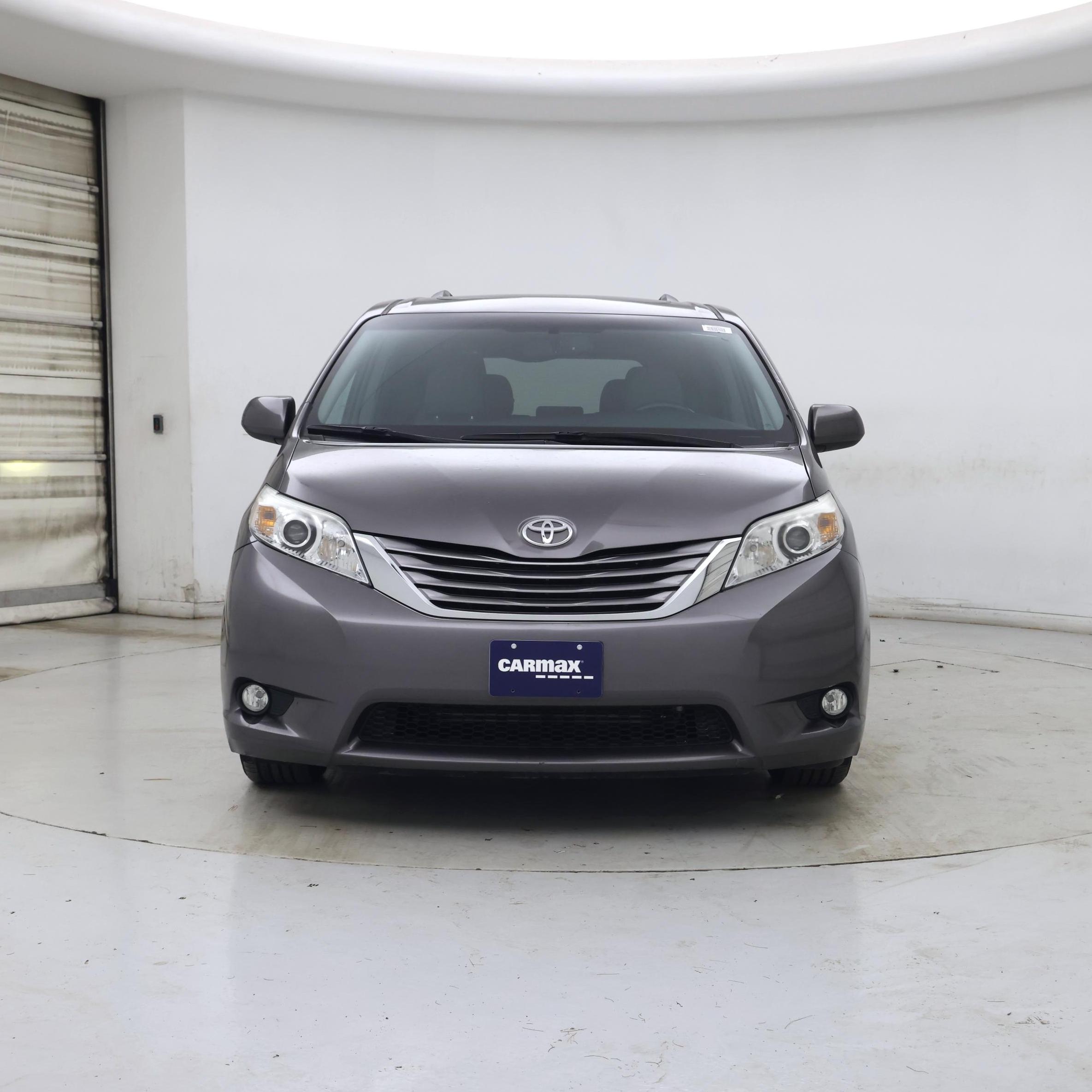 Thumbnail: 2017 Toyota Sienna - 5