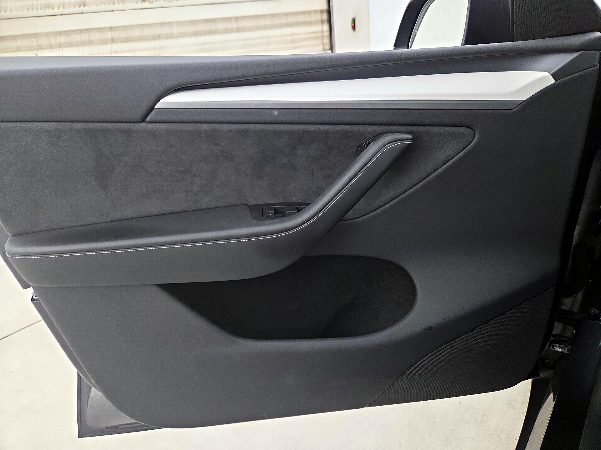 Thumbnail: 2024 Tesla Model Y - 12