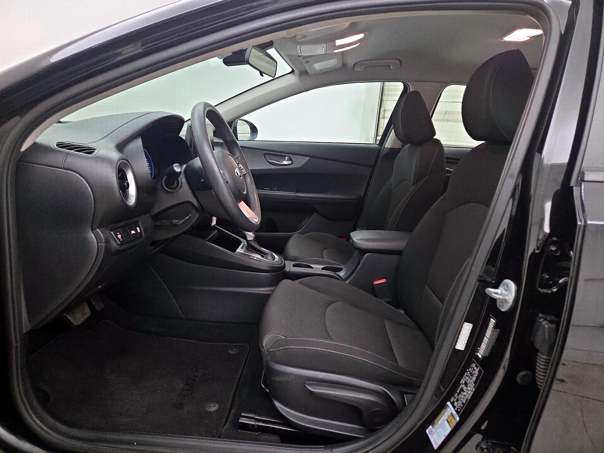 Thumbnail: 2021 Kia Forte - 11