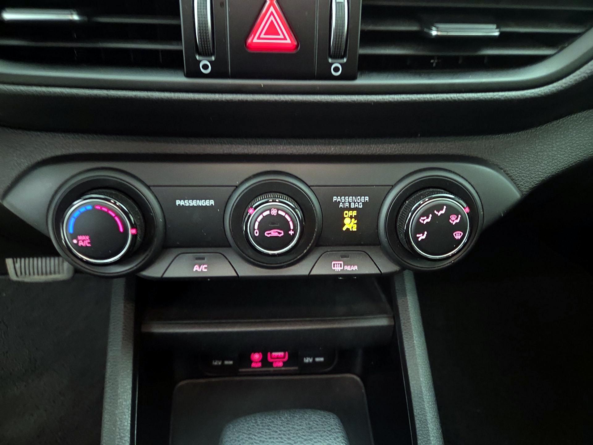 Thumbnail: 2021 Kia Forte - 16