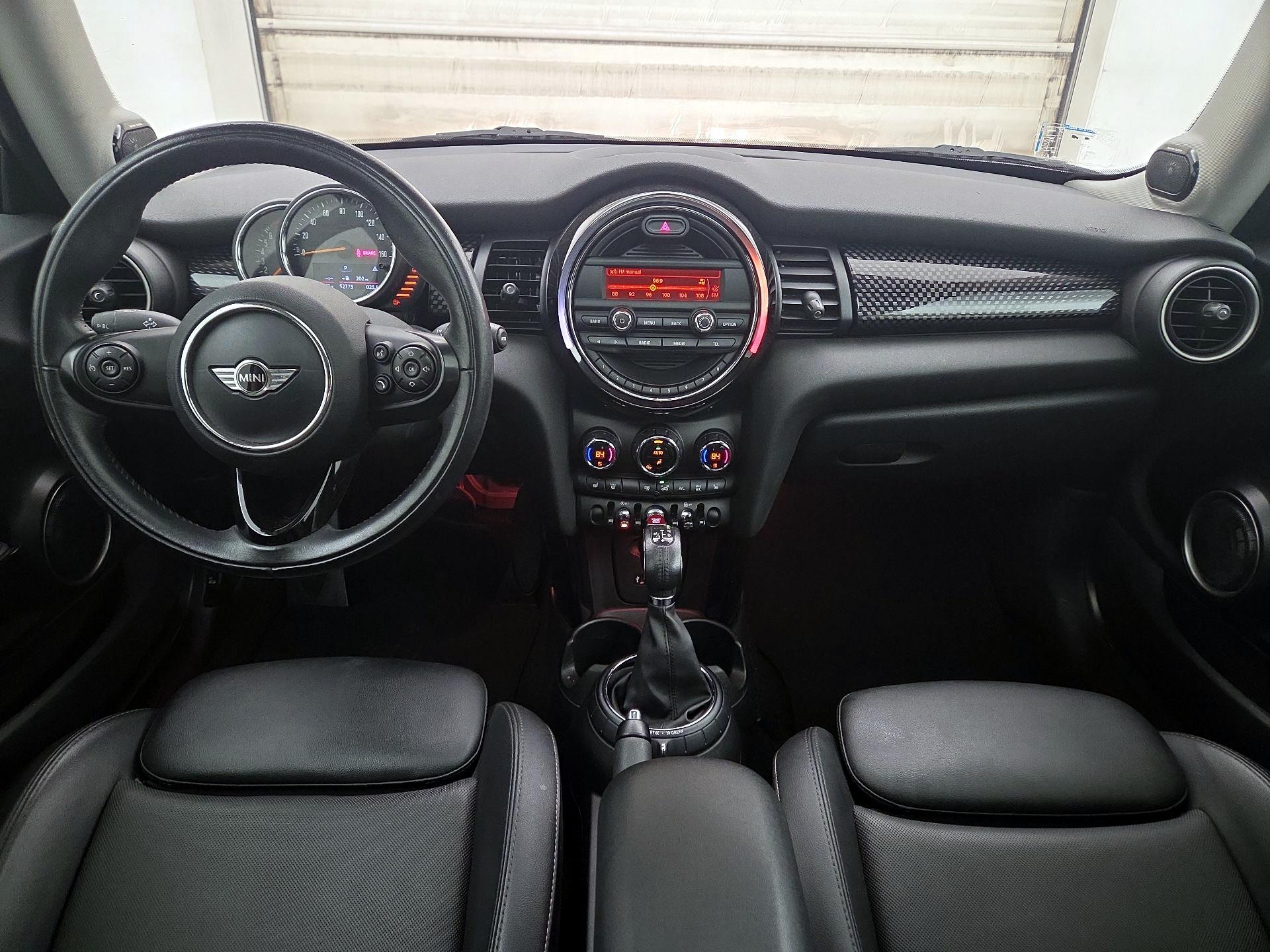 Thumbnail: 2015 MINI Cooper Hardtop - 9