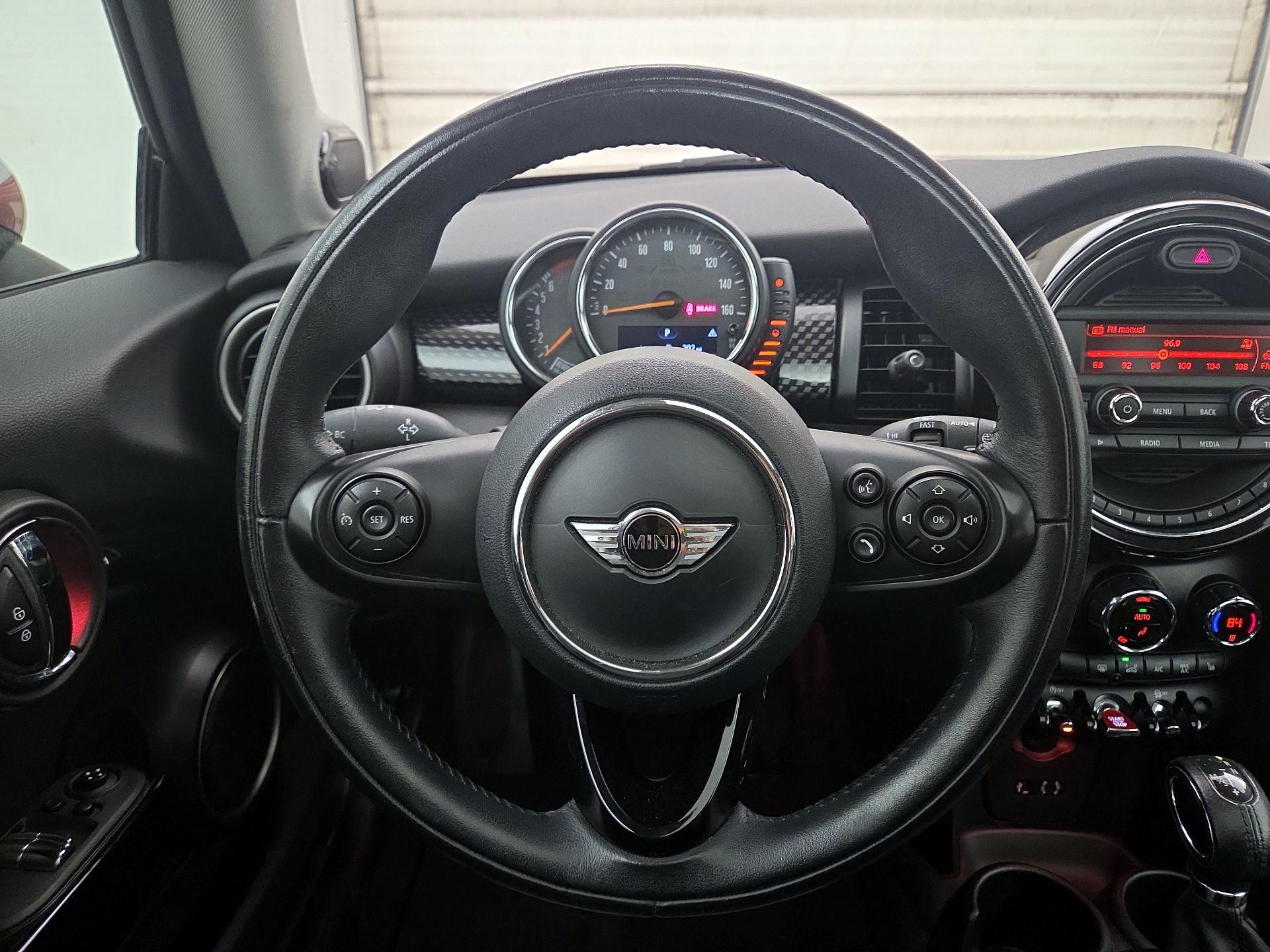 Thumbnail: 2015 MINI Cooper Hardtop - 10