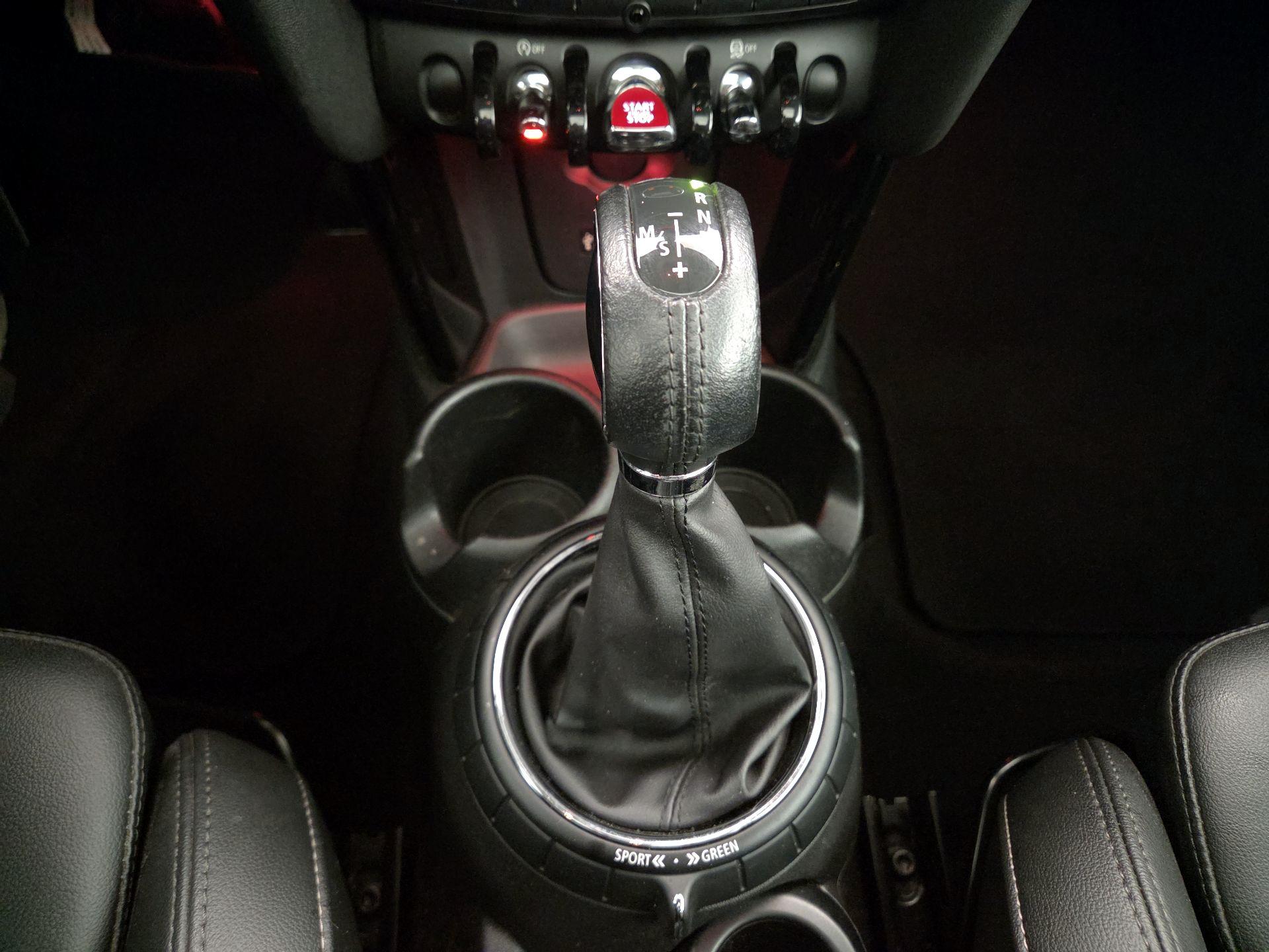 Thumbnail: 2015 MINI Cooper Hardtop - 16