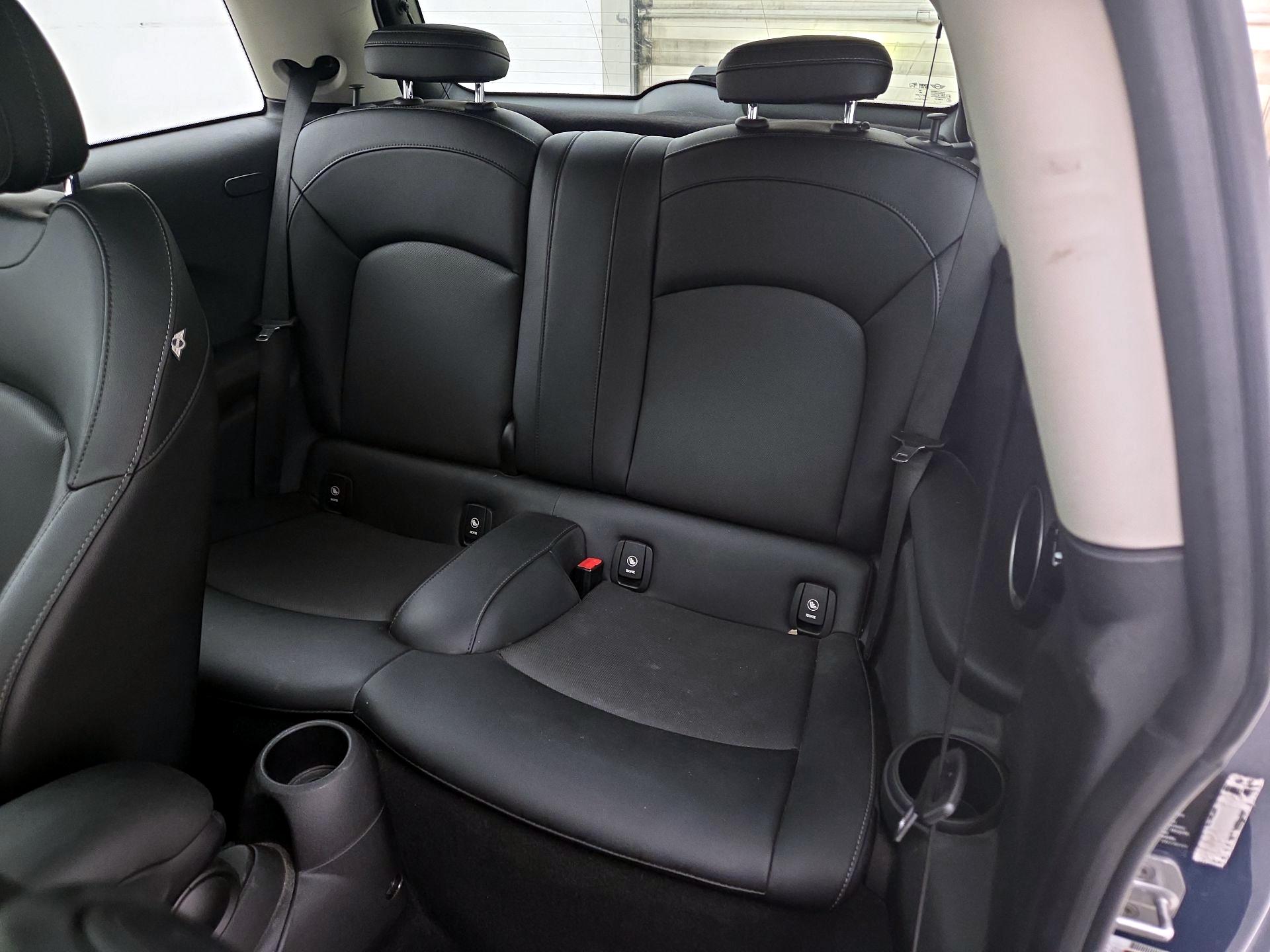 Thumbnail: 2015 MINI Cooper Hardtop - 19