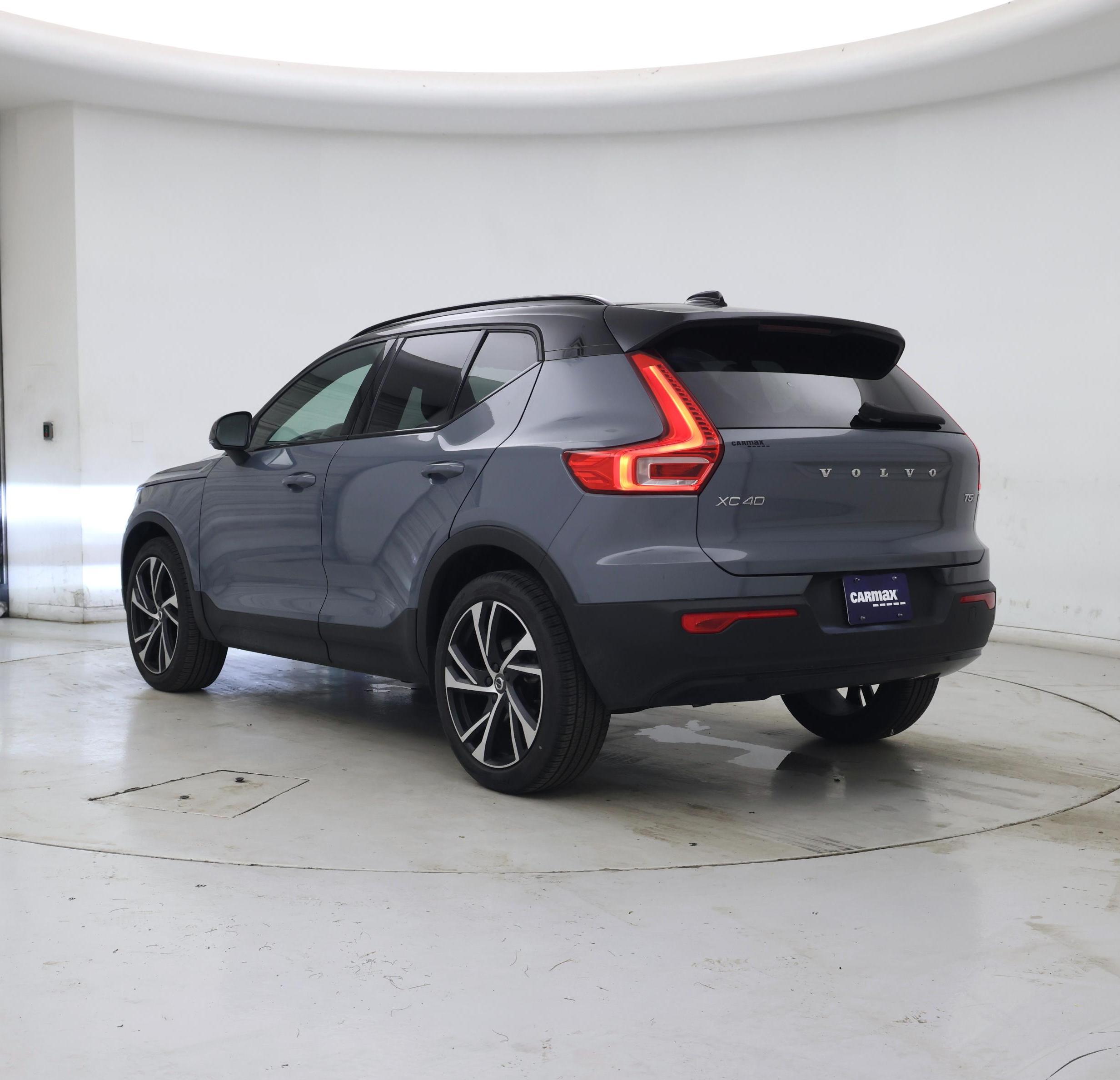 Thumbnail: 2022 Volvo XC40 - 2