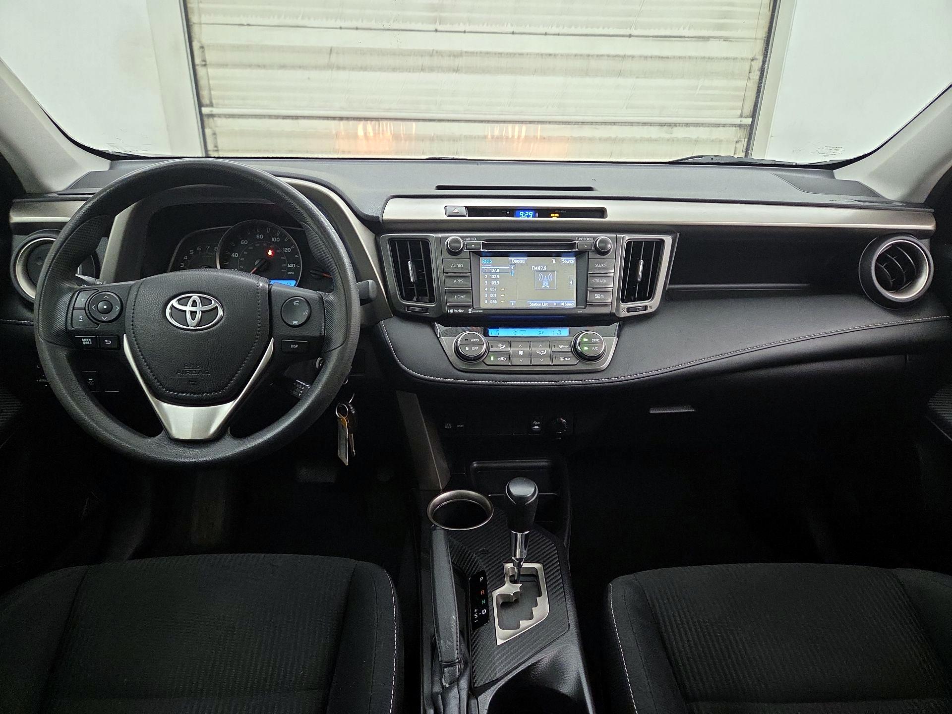 Thumbnail: 2015 Toyota RAV4 - 9