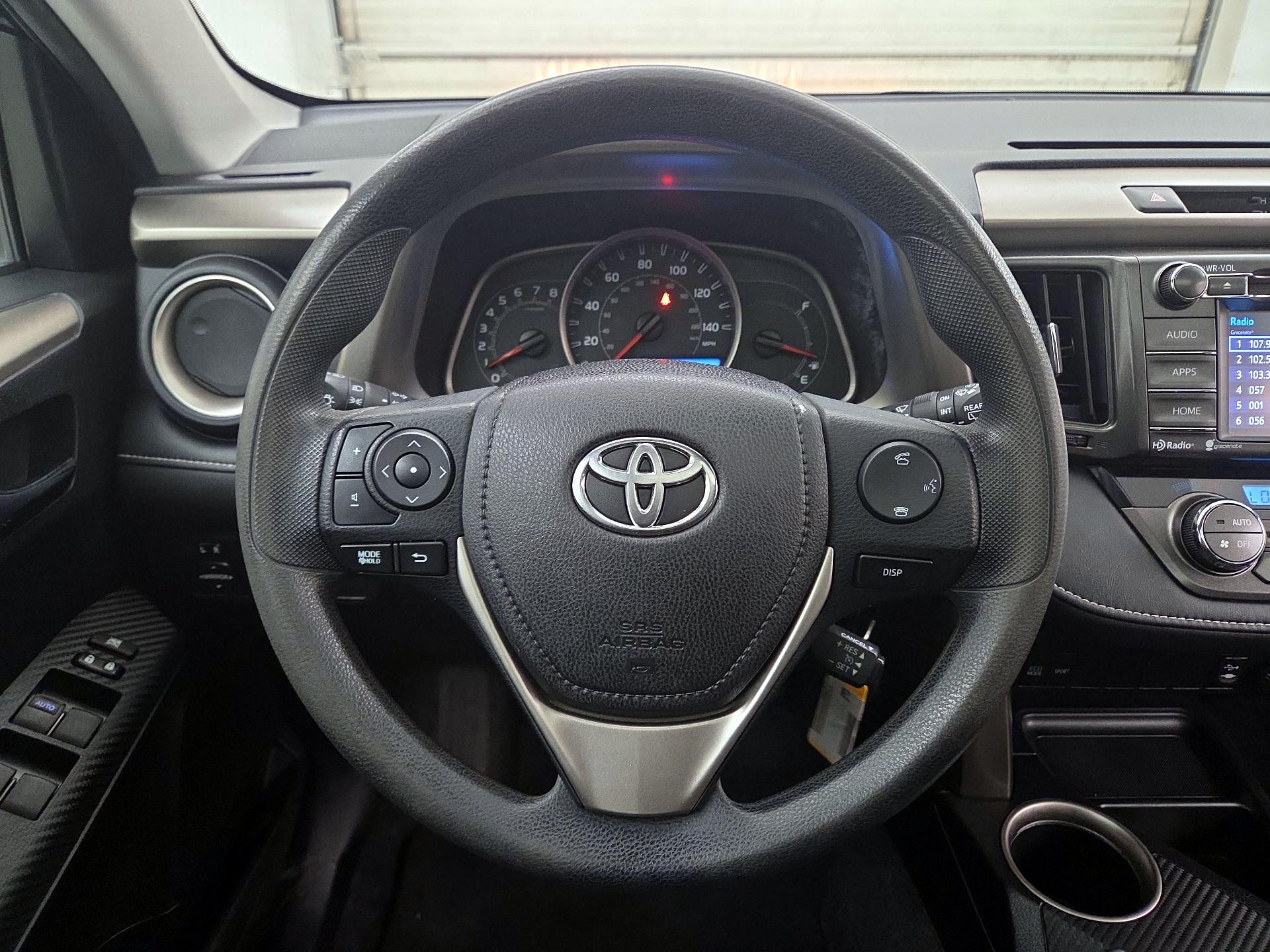 Thumbnail: 2015 Toyota RAV4 - 10