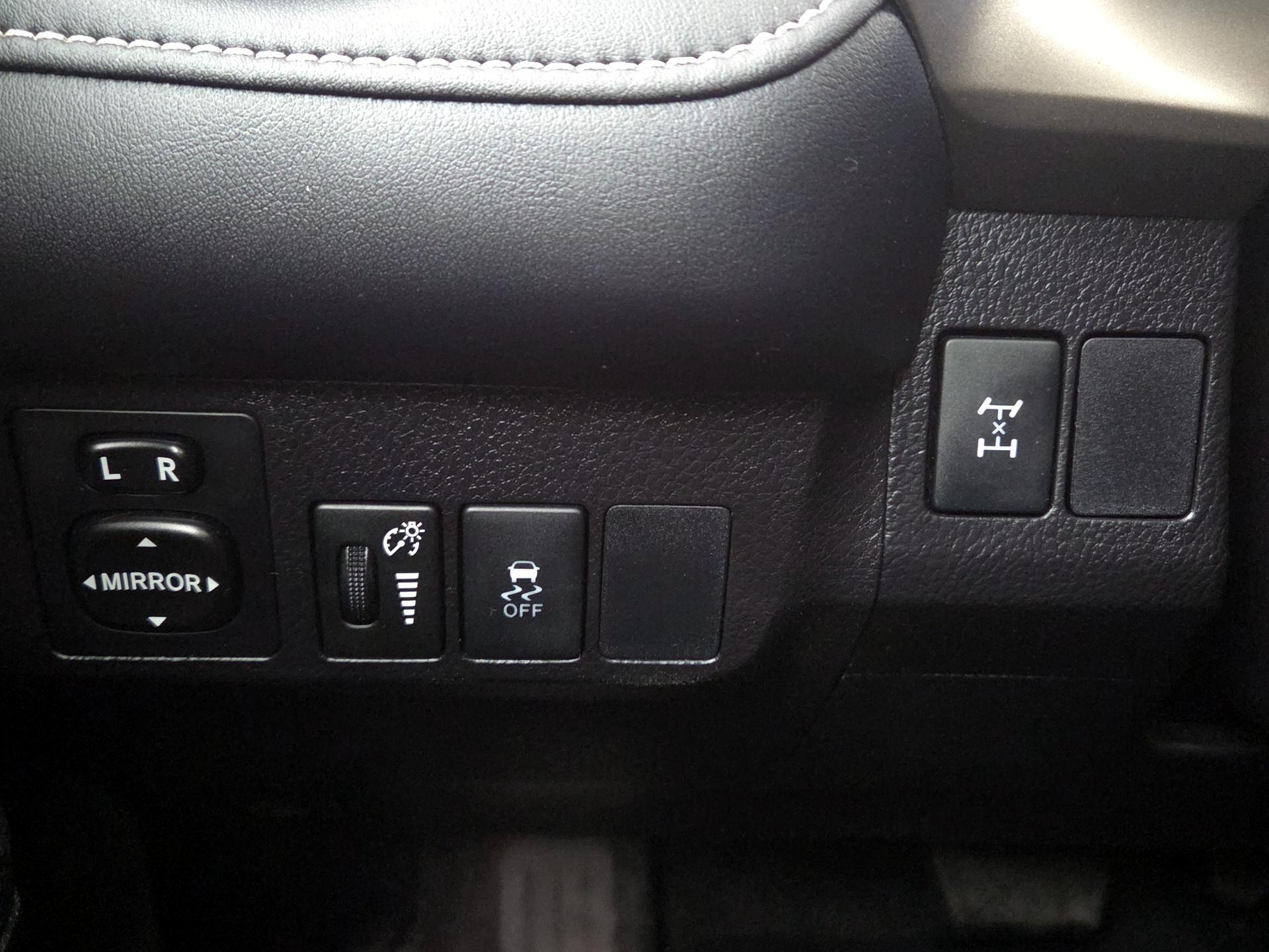 Thumbnail: 2015 Toyota RAV4 - 13