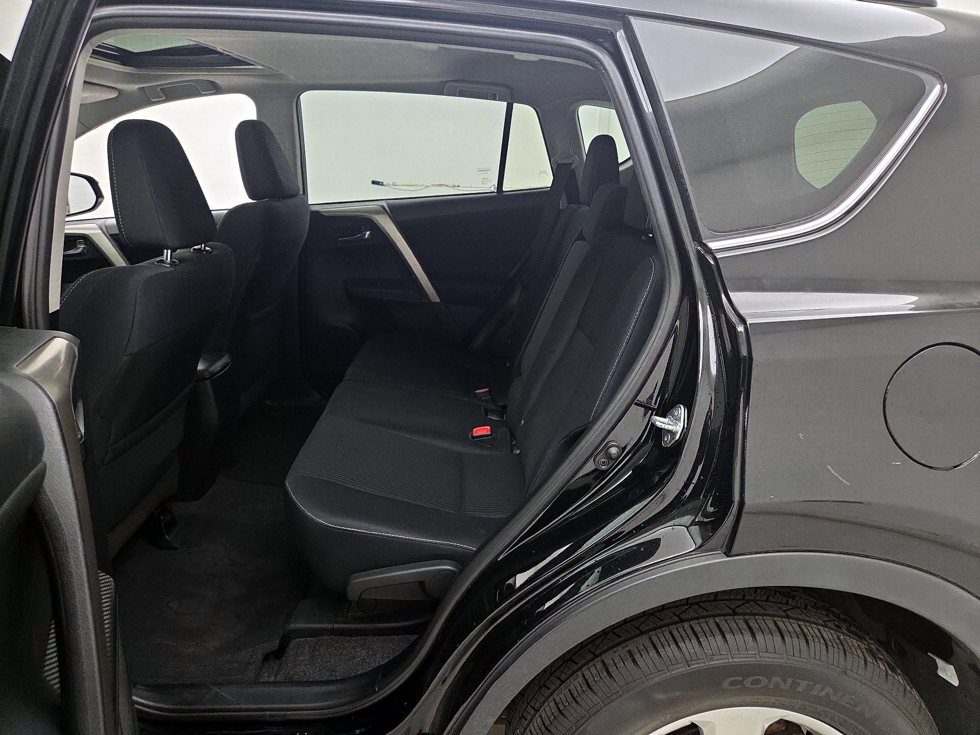 Thumbnail: 2015 Toyota RAV4 - 20