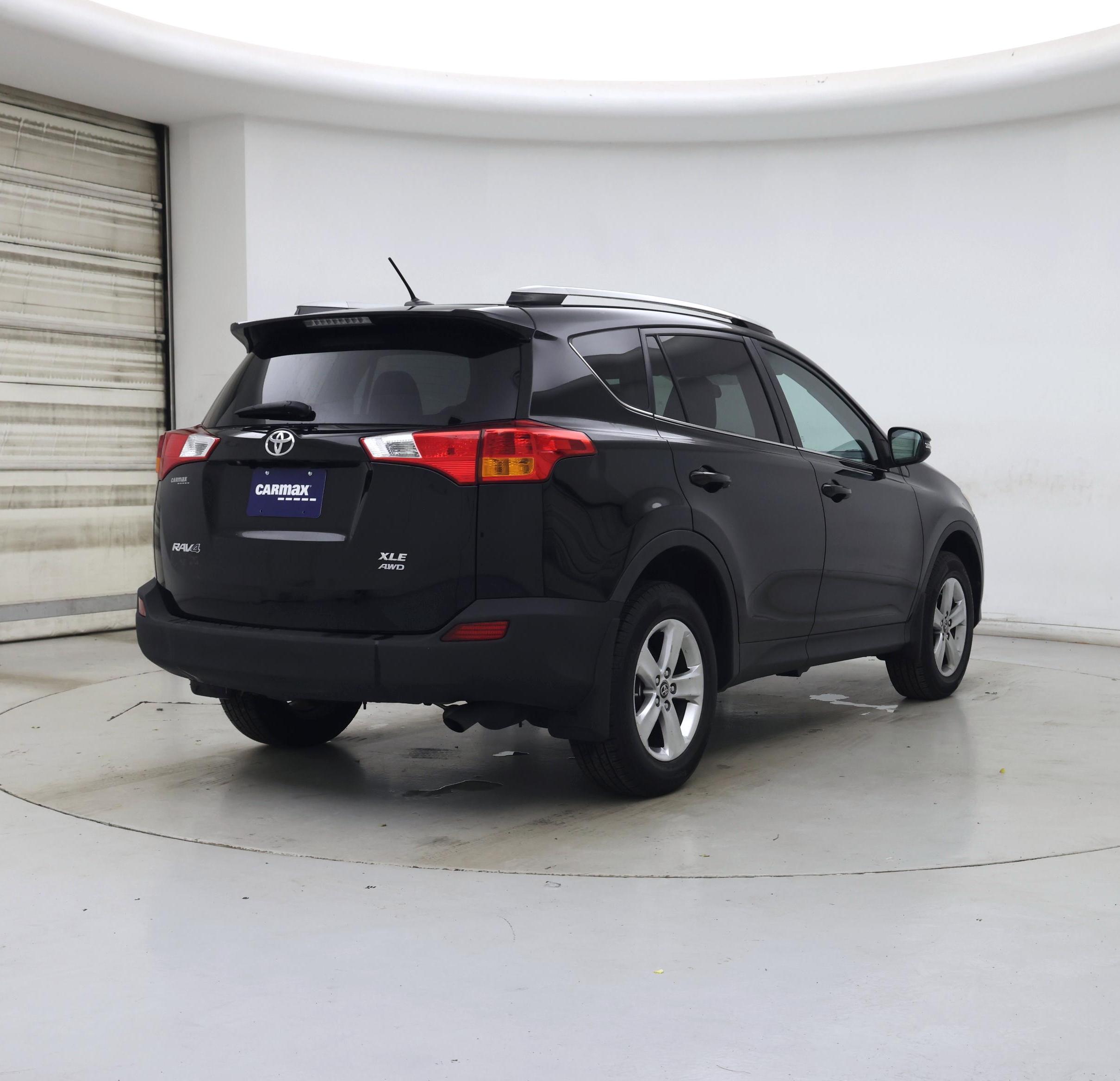 Thumbnail: 2015 Toyota RAV4 - 8