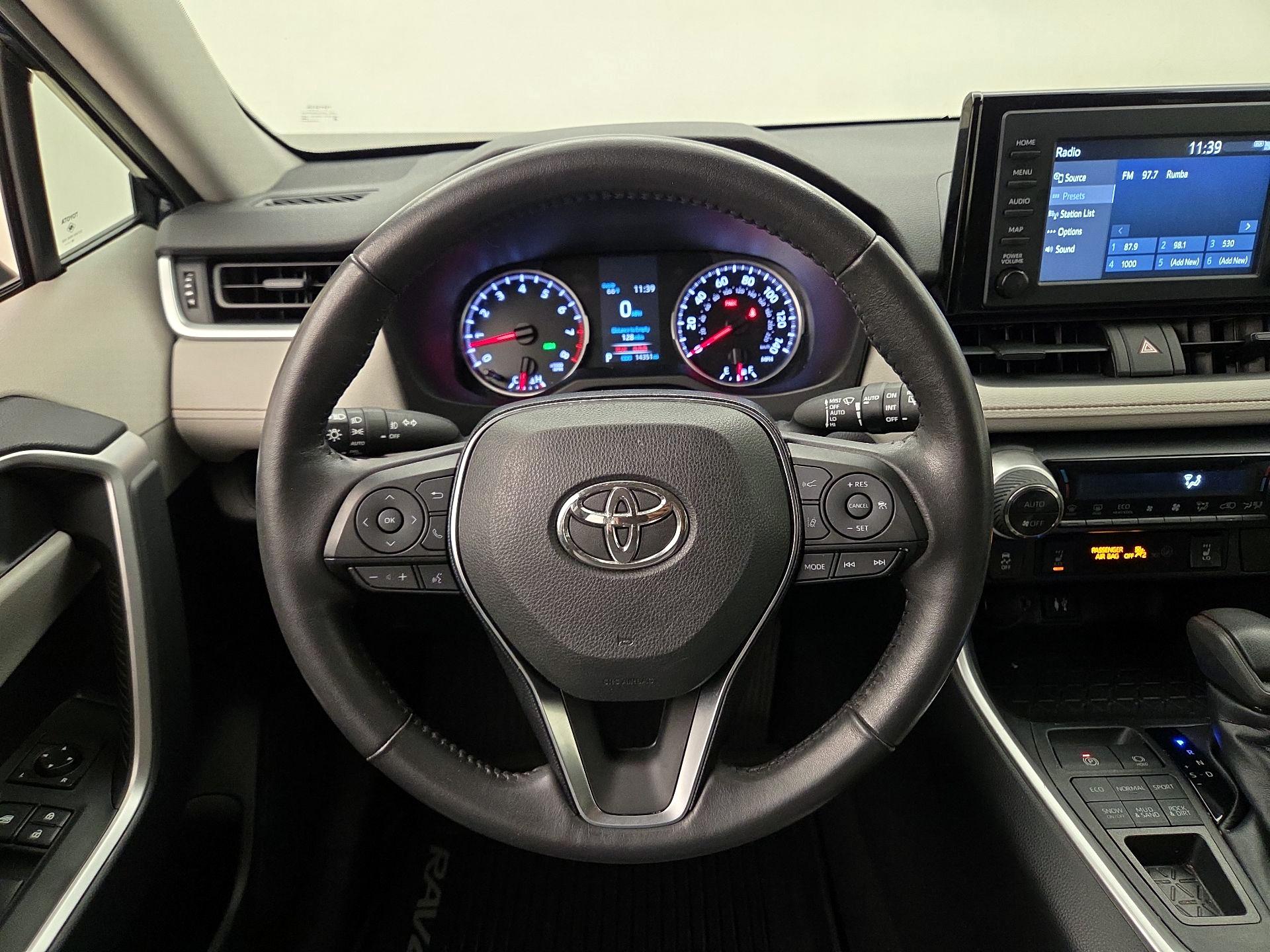 Thumbnail: 2019 Toyota RAV4 - 10
