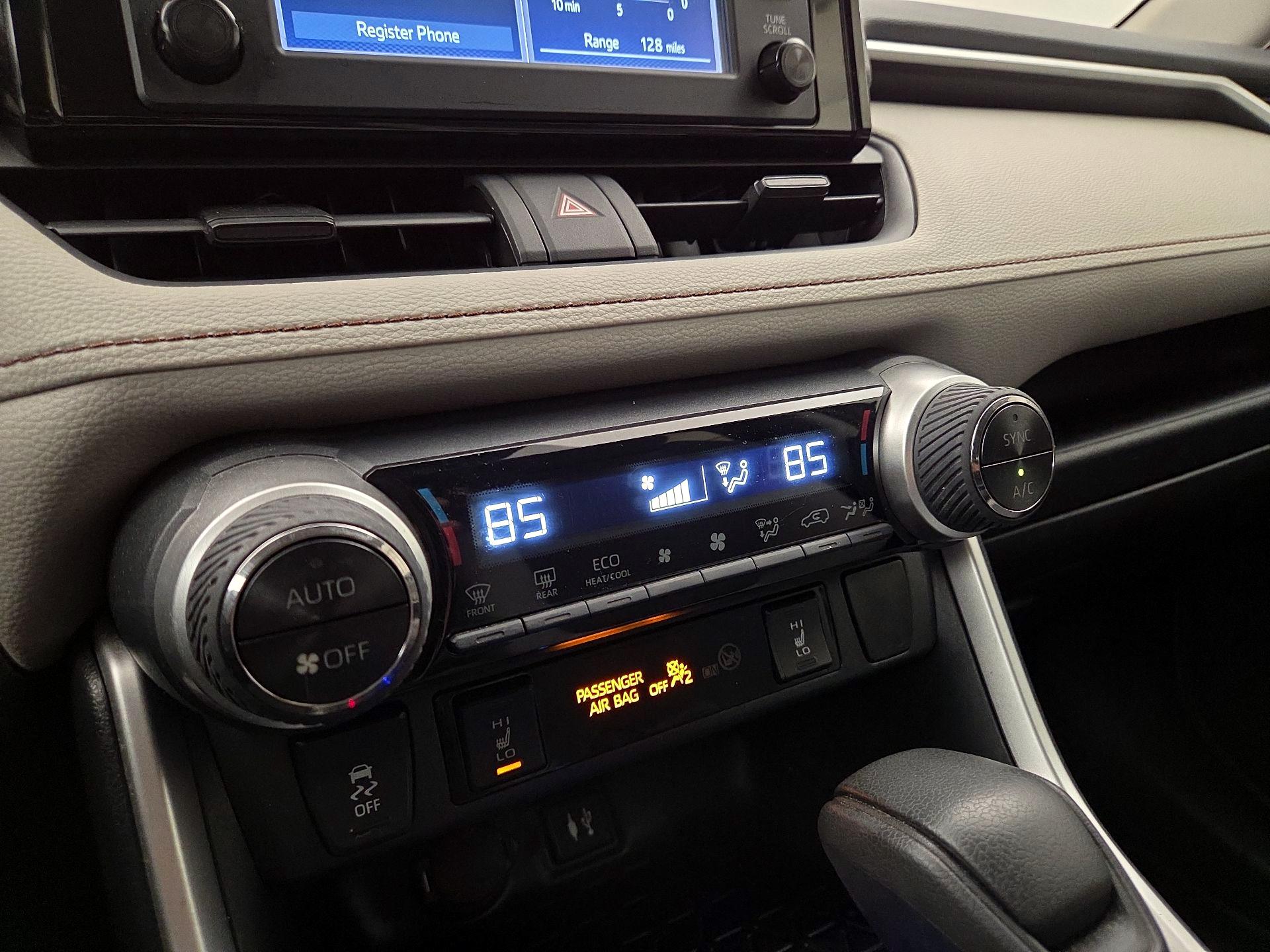 Thumbnail: 2019 Toyota RAV4 - 16