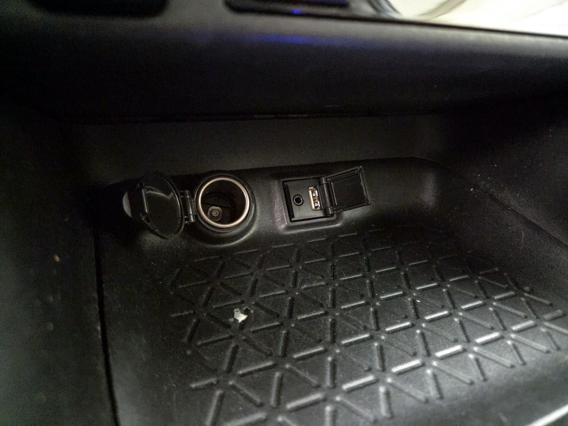 Thumbnail: 2019 Toyota RAV4 - 18