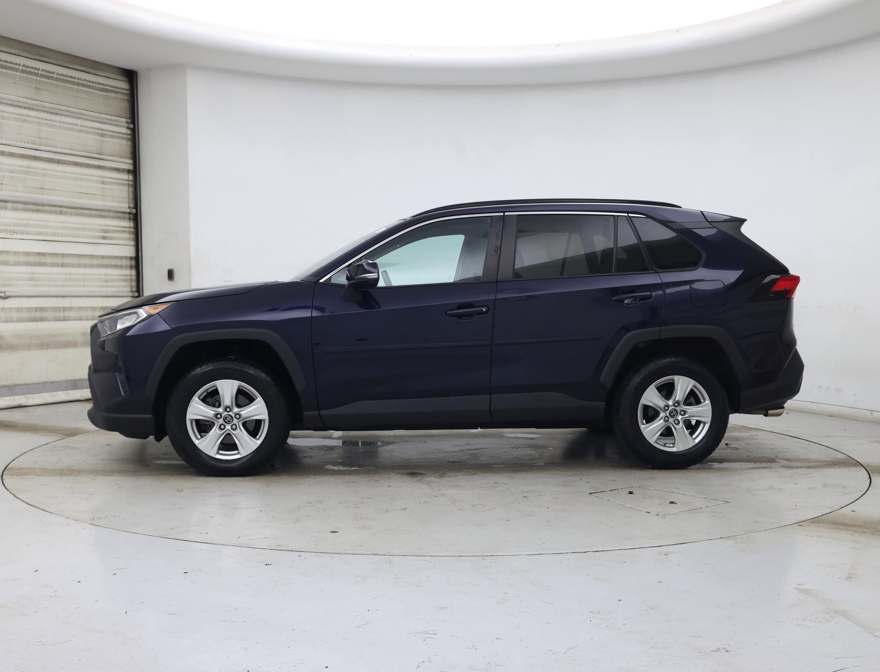 Thumbnail: 2019 Toyota RAV4 - 3