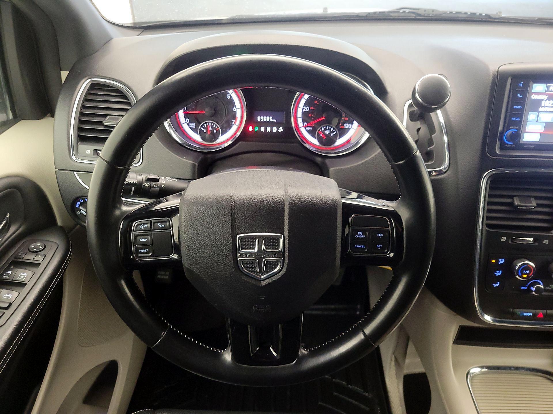 Thumbnail: 2019 Dodge Grand Caravan - 10