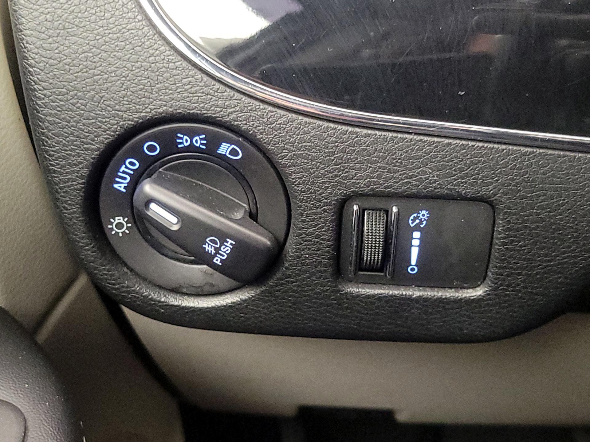 Thumbnail: 2019 Dodge Grand Caravan - 13