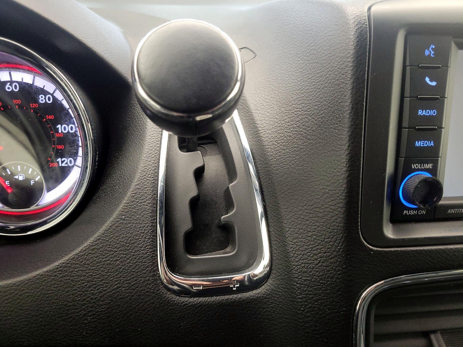 Thumbnail: 2019 Dodge Grand Caravan - 17