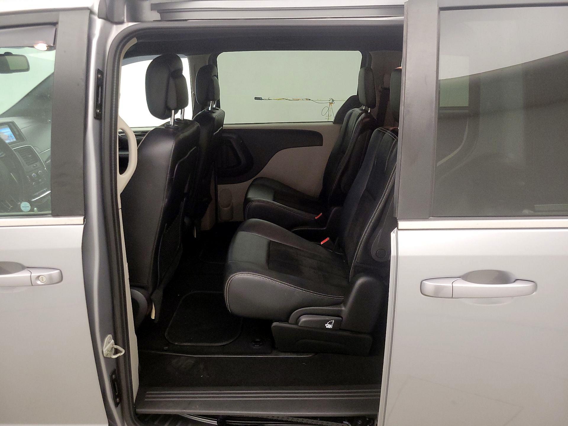 Thumbnail: 2019 Dodge Grand Caravan - 19