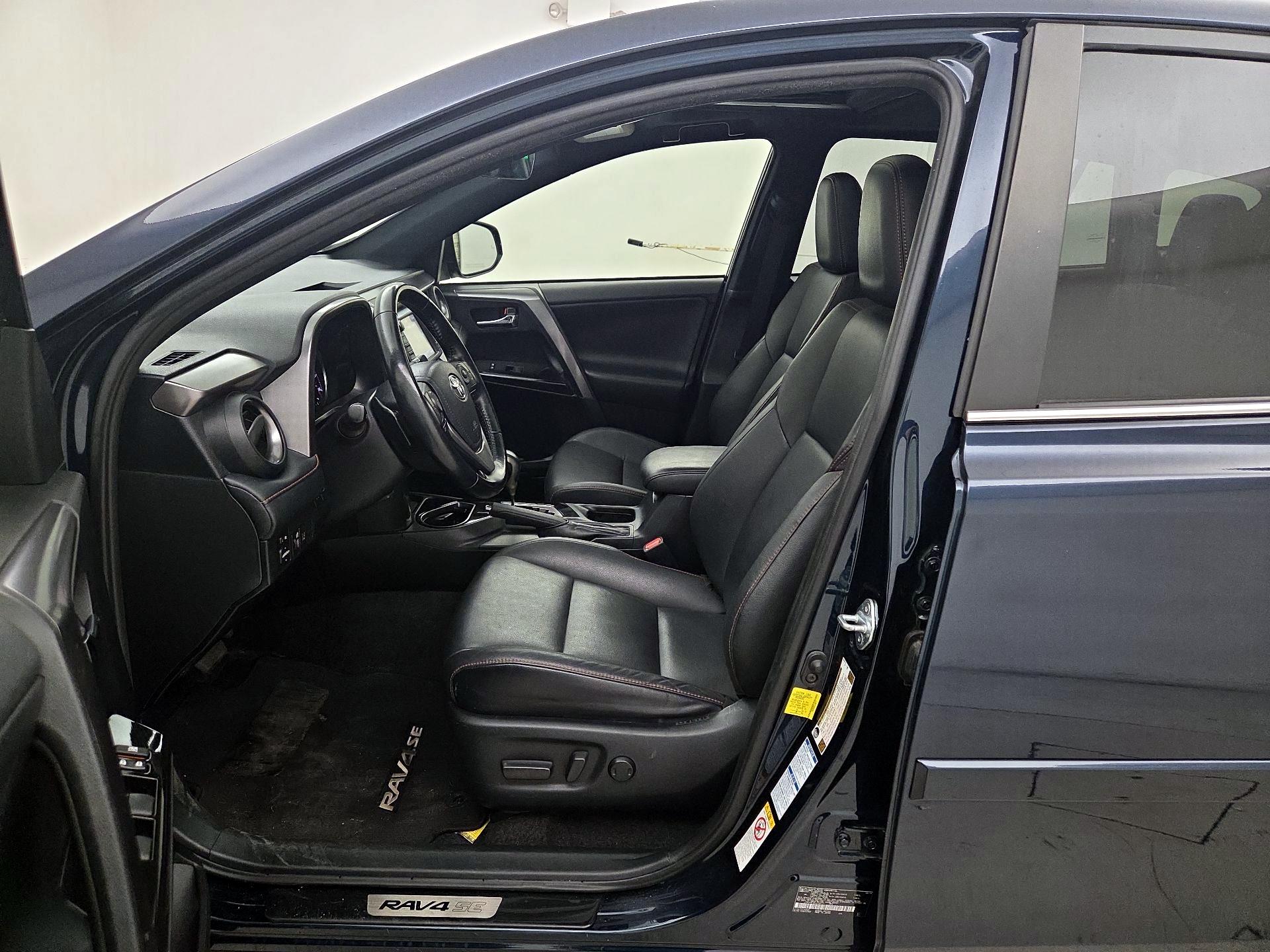 Thumbnail: 2018 Toyota RAV4 - 11