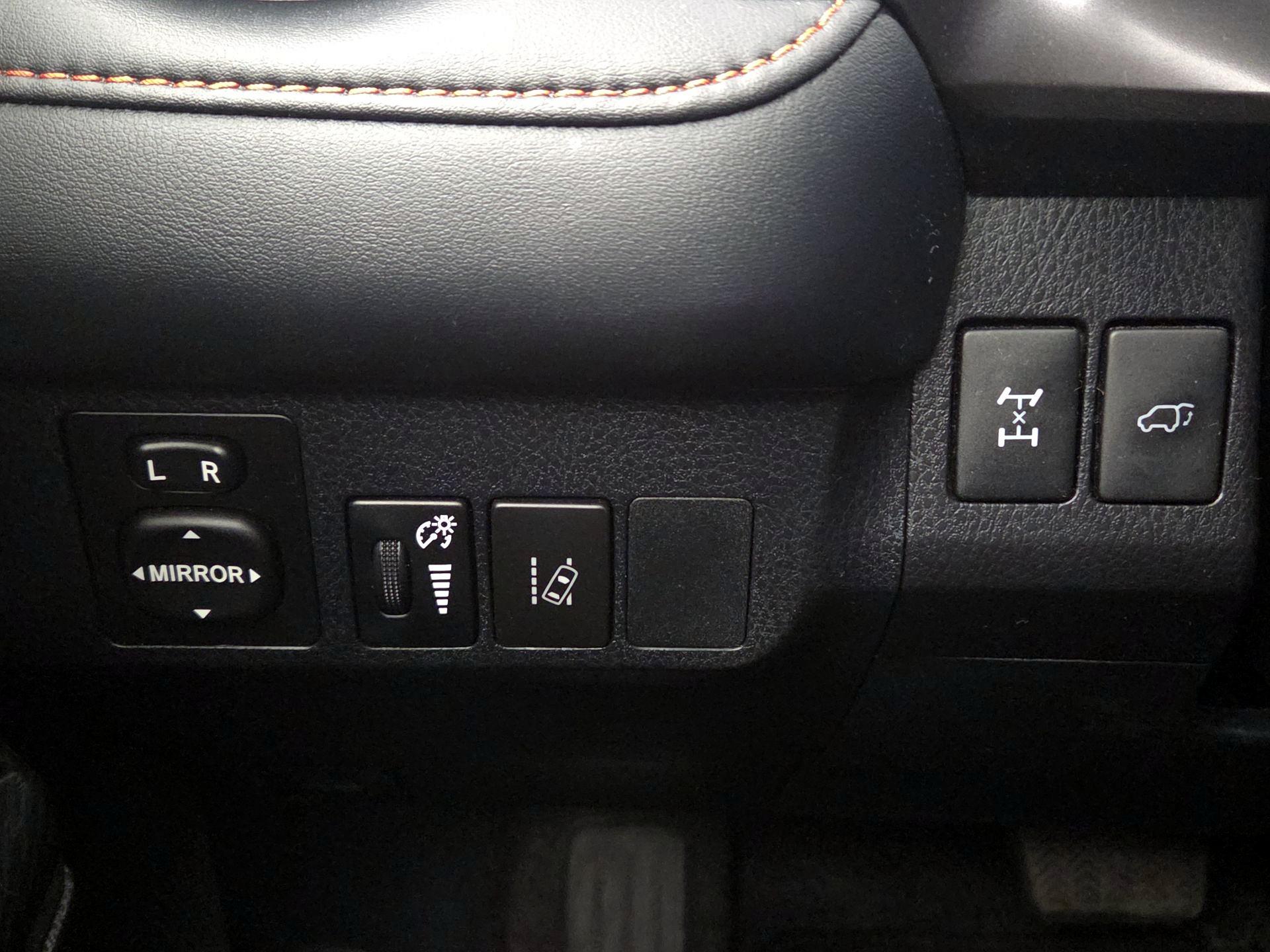 Thumbnail: 2018 Toyota RAV4 - 13