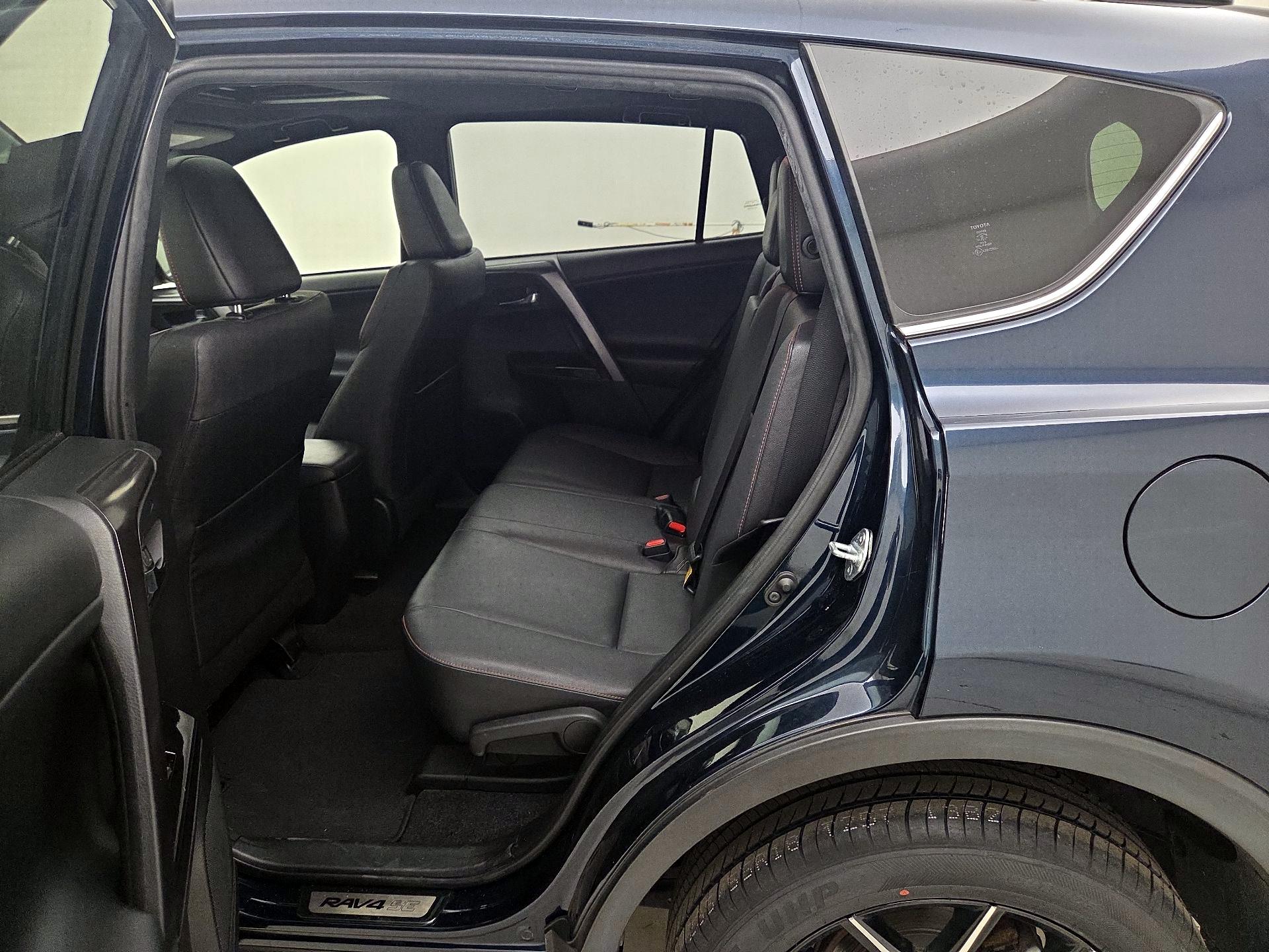 Thumbnail: 2018 Toyota RAV4 - 20