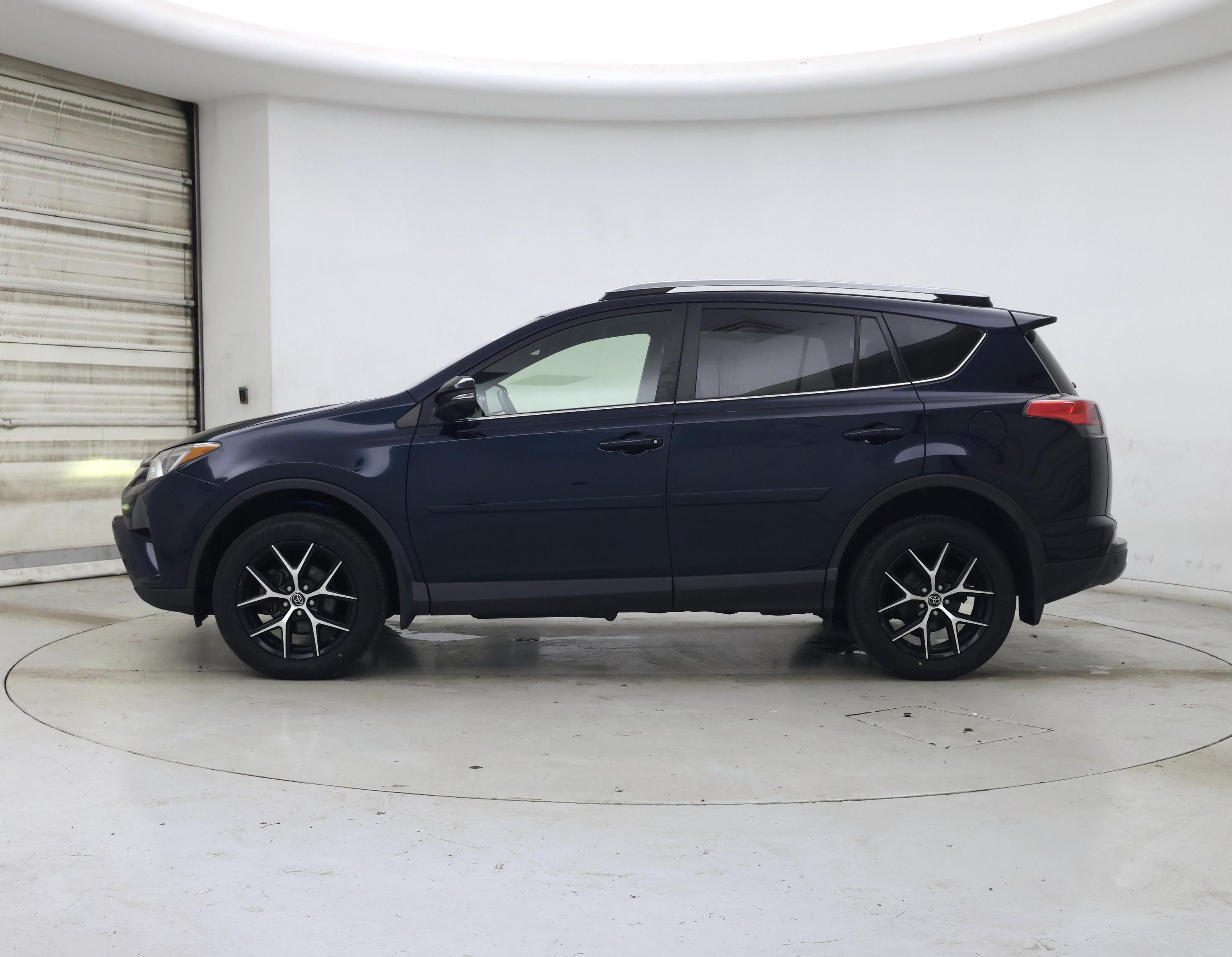 Thumbnail: 2018 Toyota RAV4 - 3