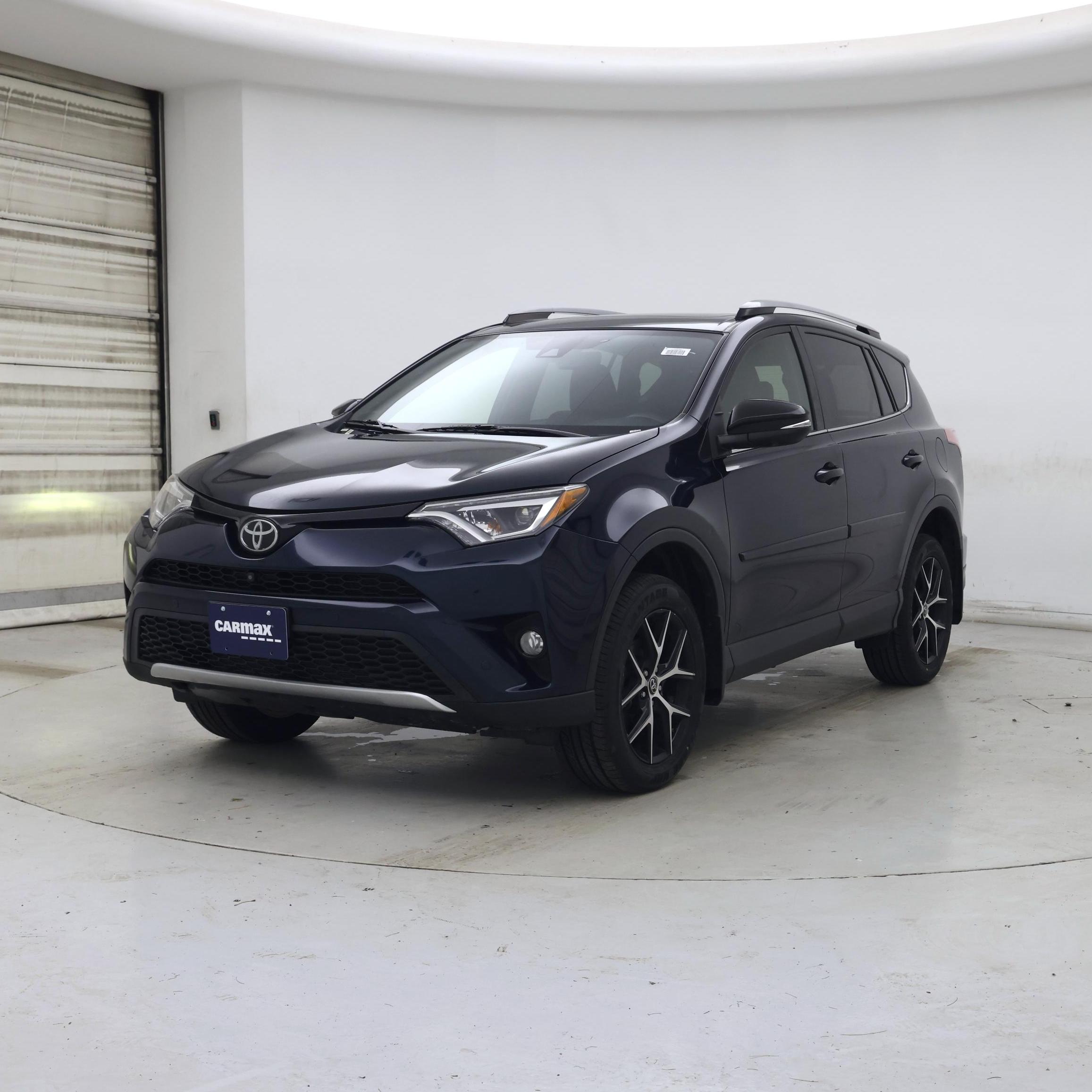 Thumbnail: 2018 Toyota RAV4 - 4