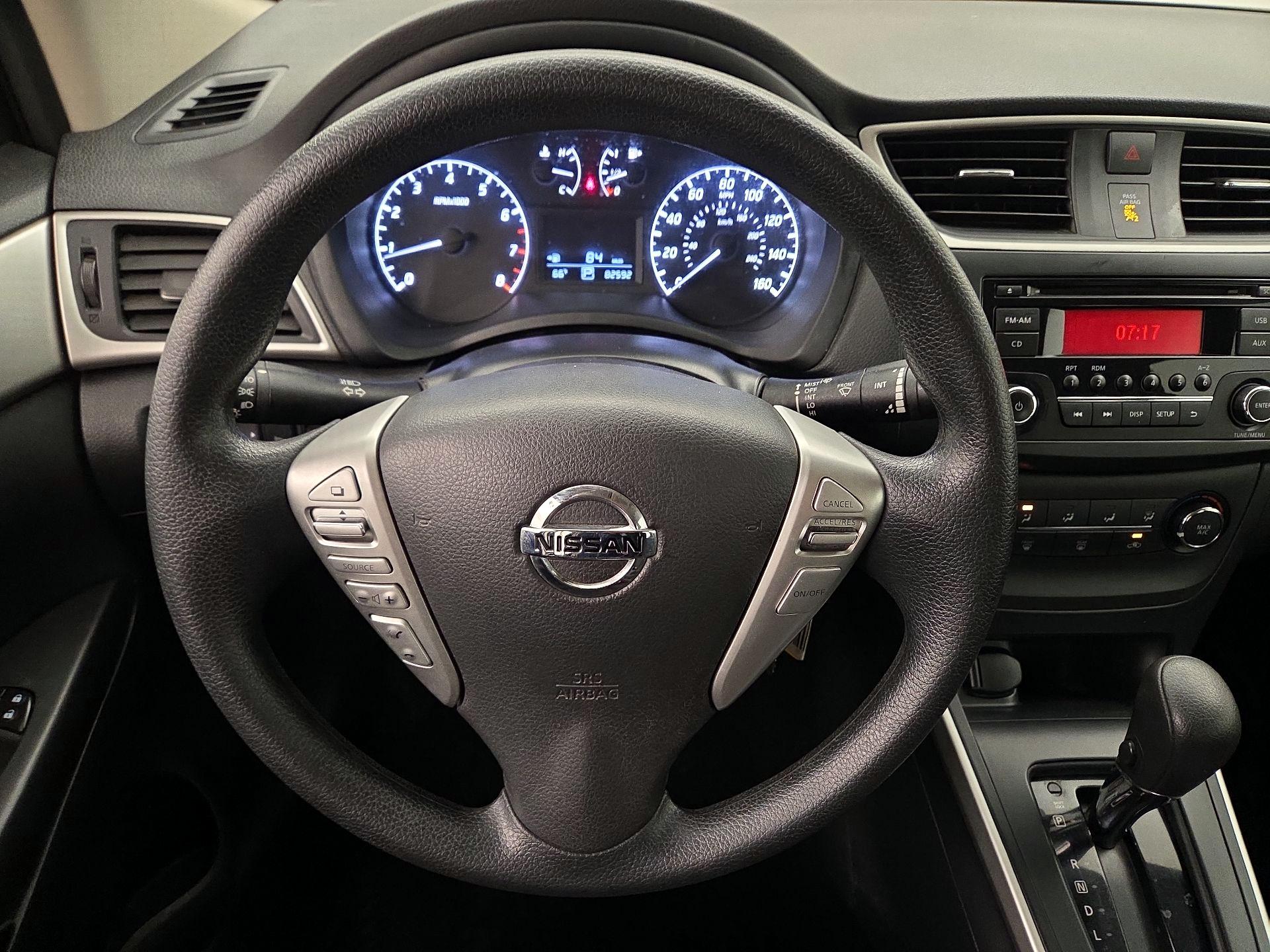 Thumbnail: 2017 Nissan Sentra - 10