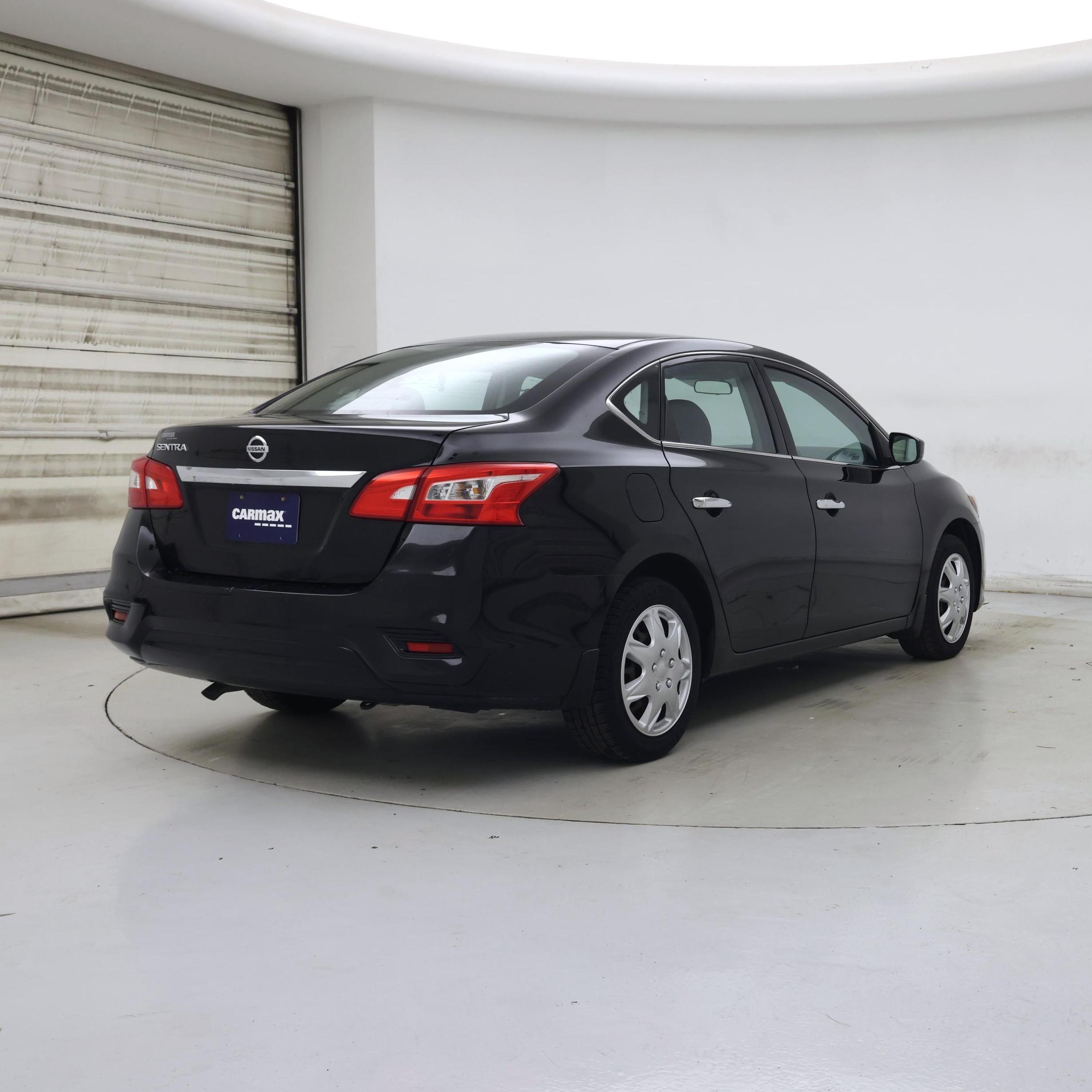 Thumbnail: 2017 Nissan Sentra - 8