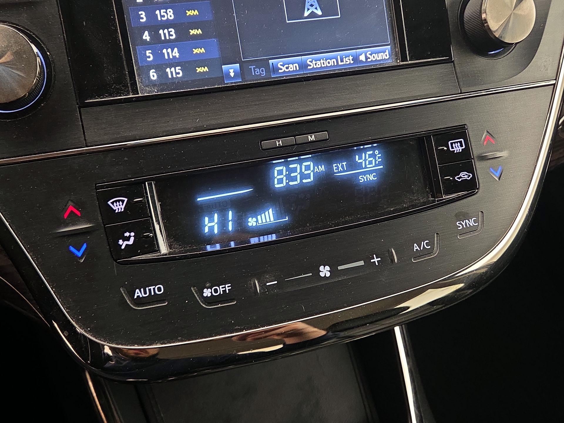 Thumbnail: 2015 Toyota Avalon - 16