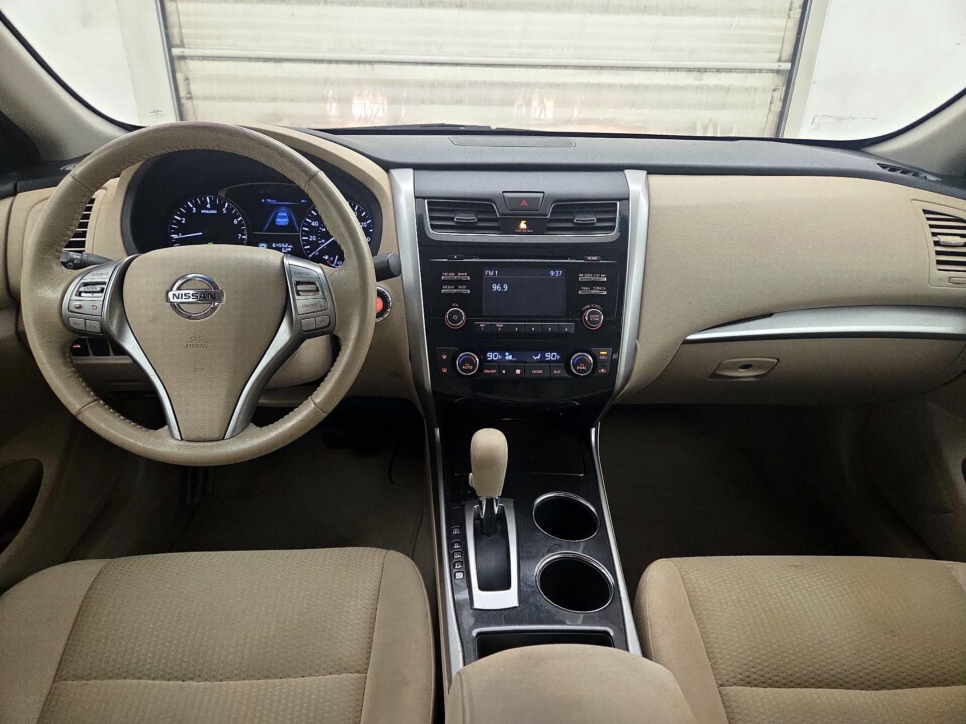 Thumbnail: 2014 Nissan Altima - 9